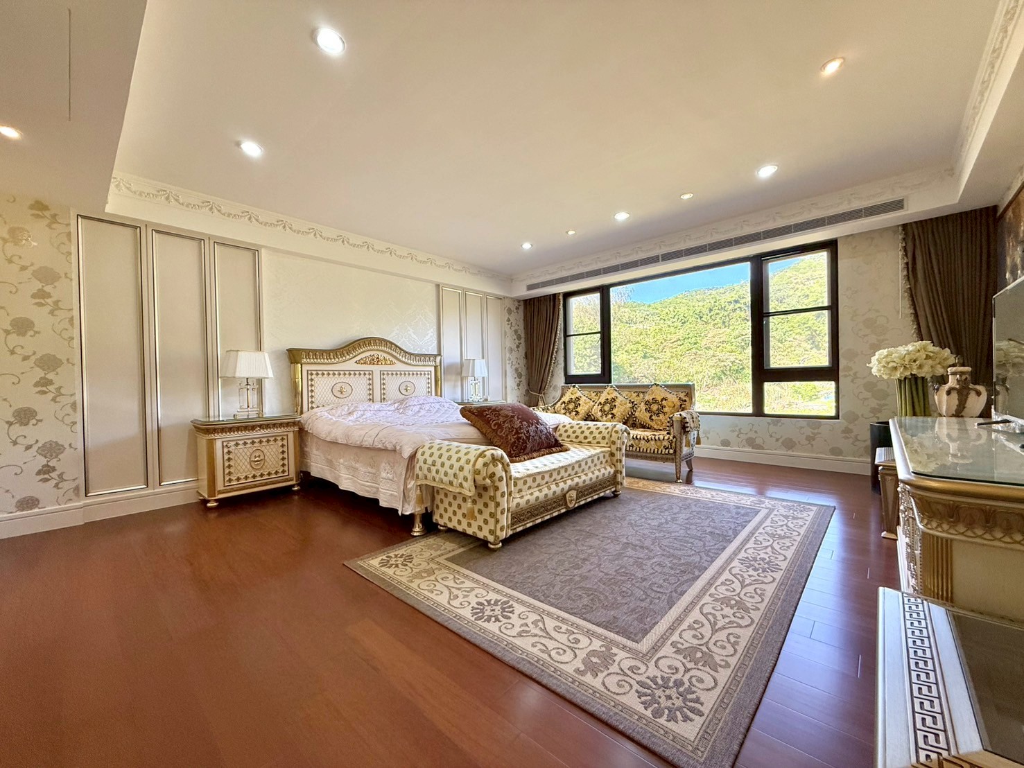 中悅至寶堡稀有電梯別墅