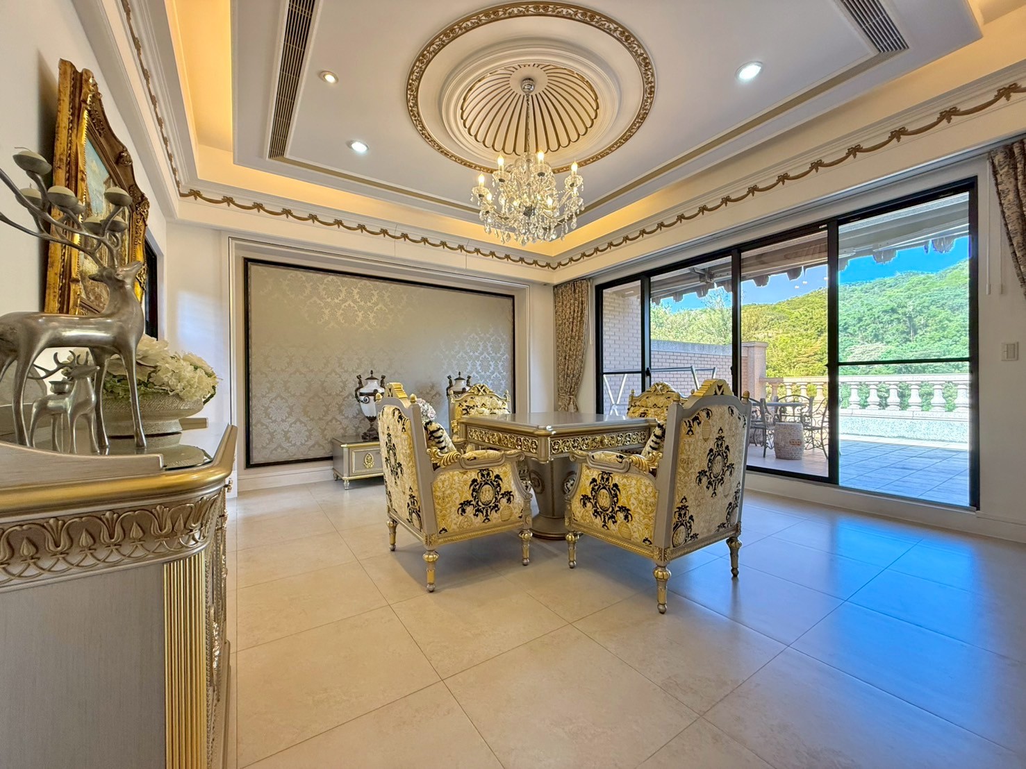 中悅至寶堡稀有電梯別墅