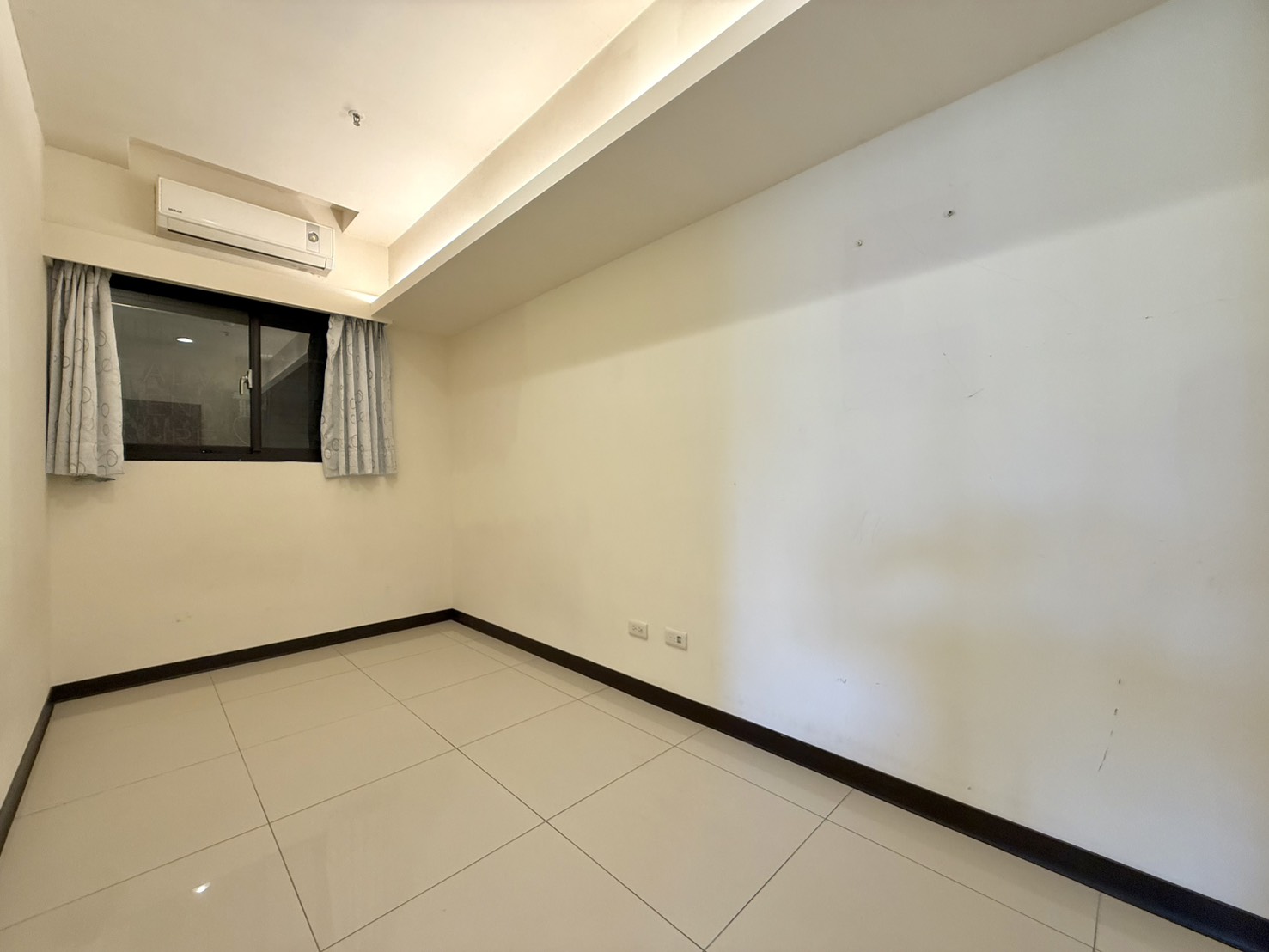 新帝標美妝大3房車