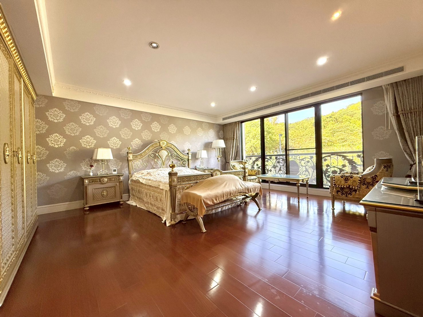 中悅至寶堡稀有電梯別墅