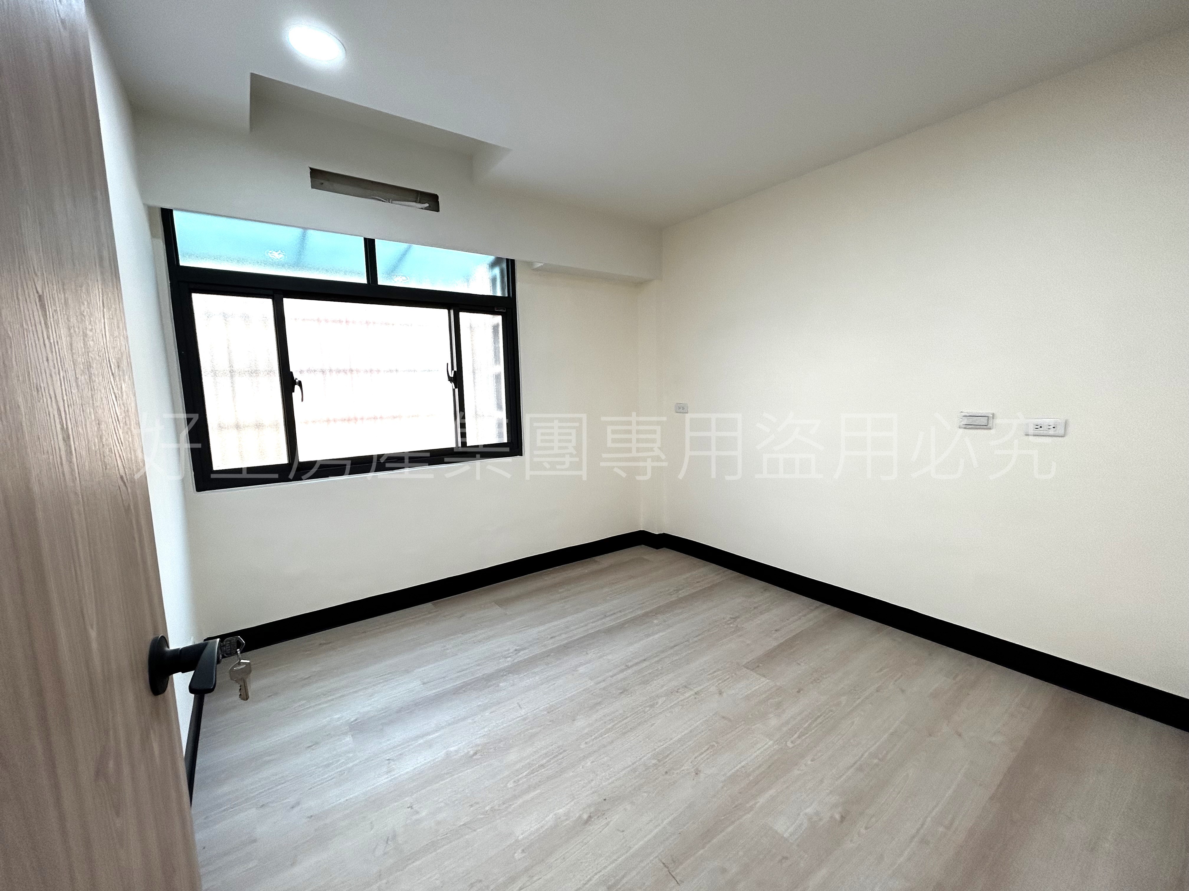 (好室)文中路麥當勞附近~全新整理德華街公寓三樓