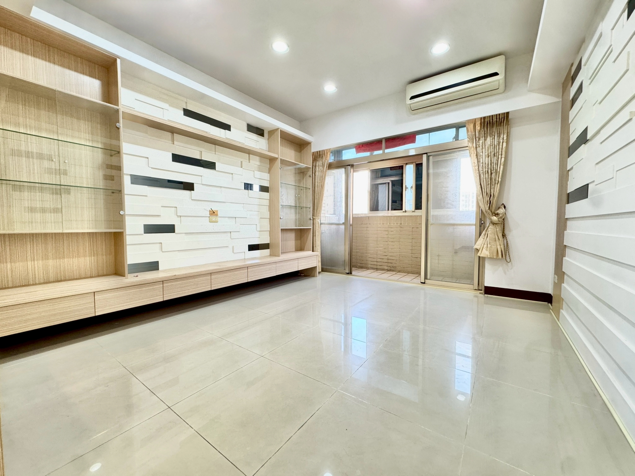 🏙景觀三房・頂樓稀有釋出｜近武陵高中・坡道平車・防水新施工