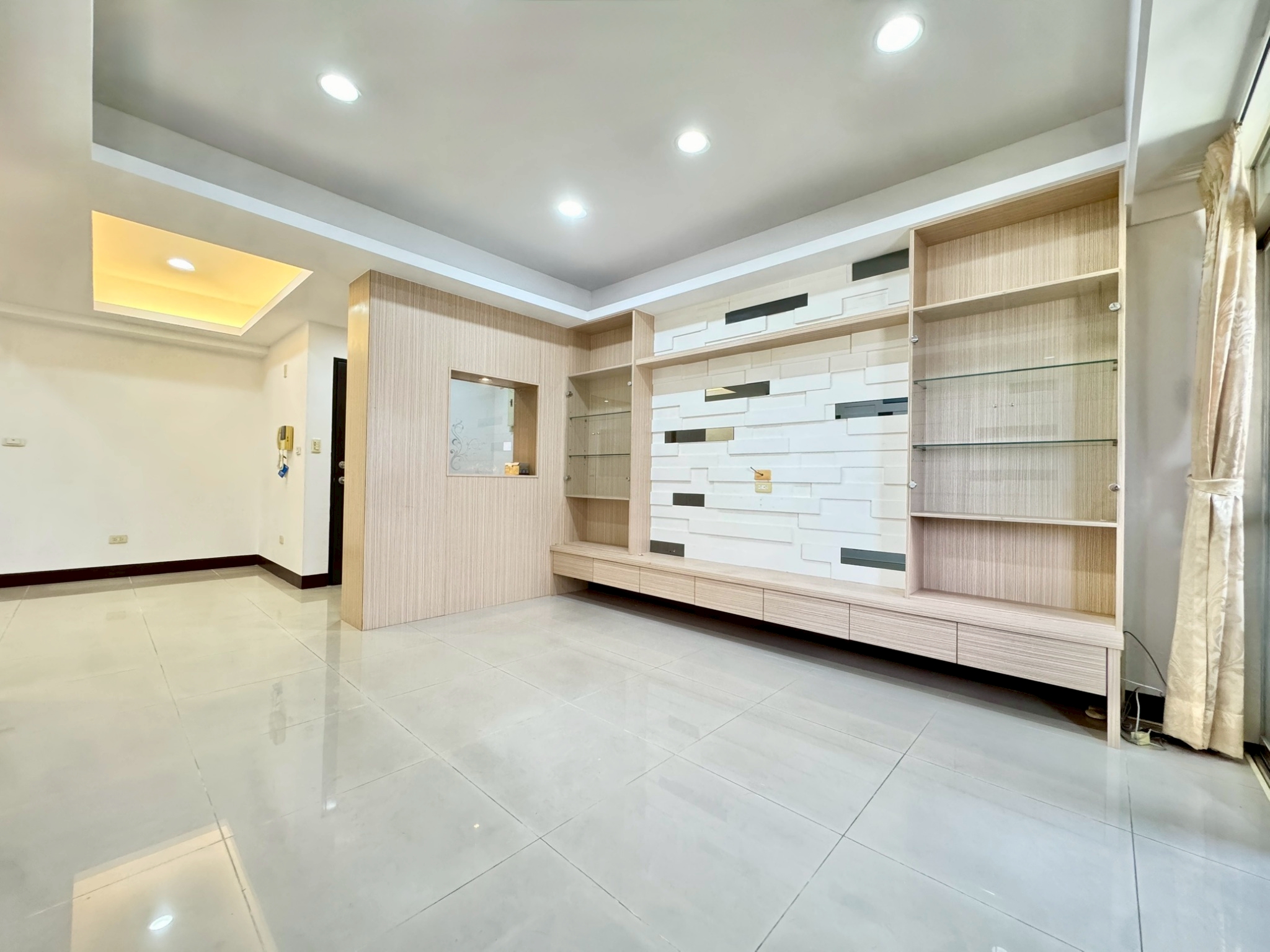 🏙景觀三房・頂樓稀有釋出｜近武陵高中・坡道平車・防水新施工