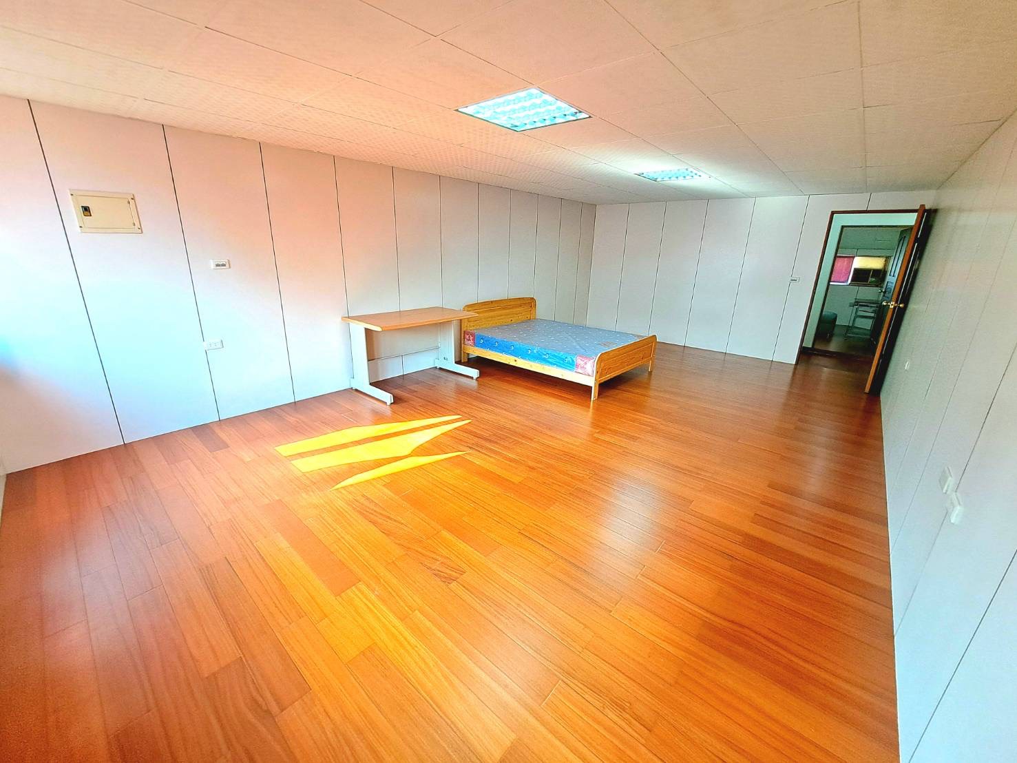 🏷️ 「台中東區罕見透天｜LALAPORT生活圈×千萬內自住首選，地段潛力全面啟動！」