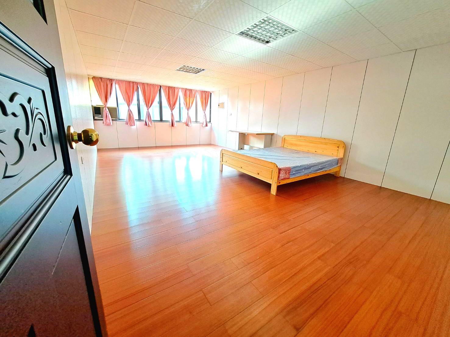 🏷️ 「台中東區罕見透天｜LALAPORT生活圈×千萬內自住首選，地段潛力全面啟動！」