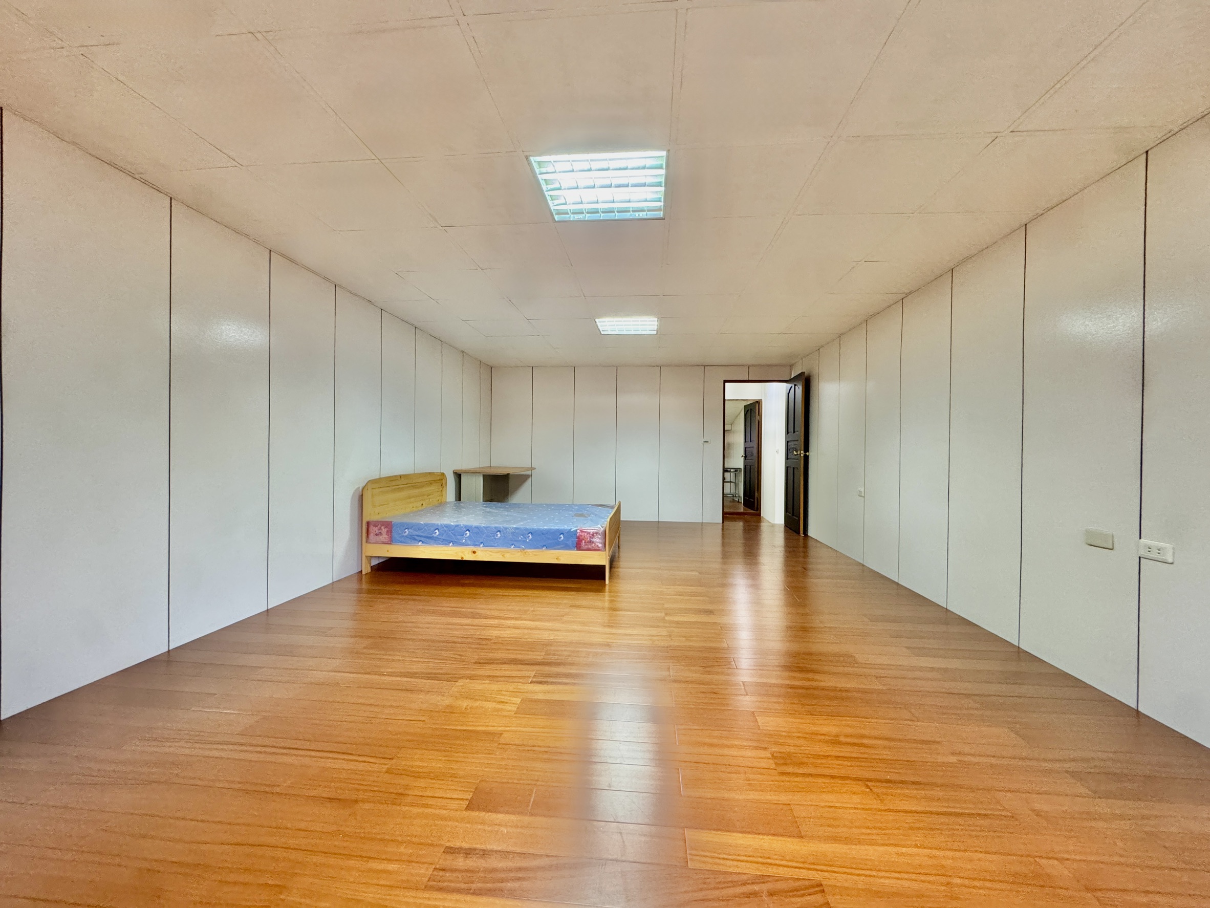 🏷️ 「台中東區罕見透天｜LALAPORT生活圈×千萬內自住首選，地段潛力全面啟動！」