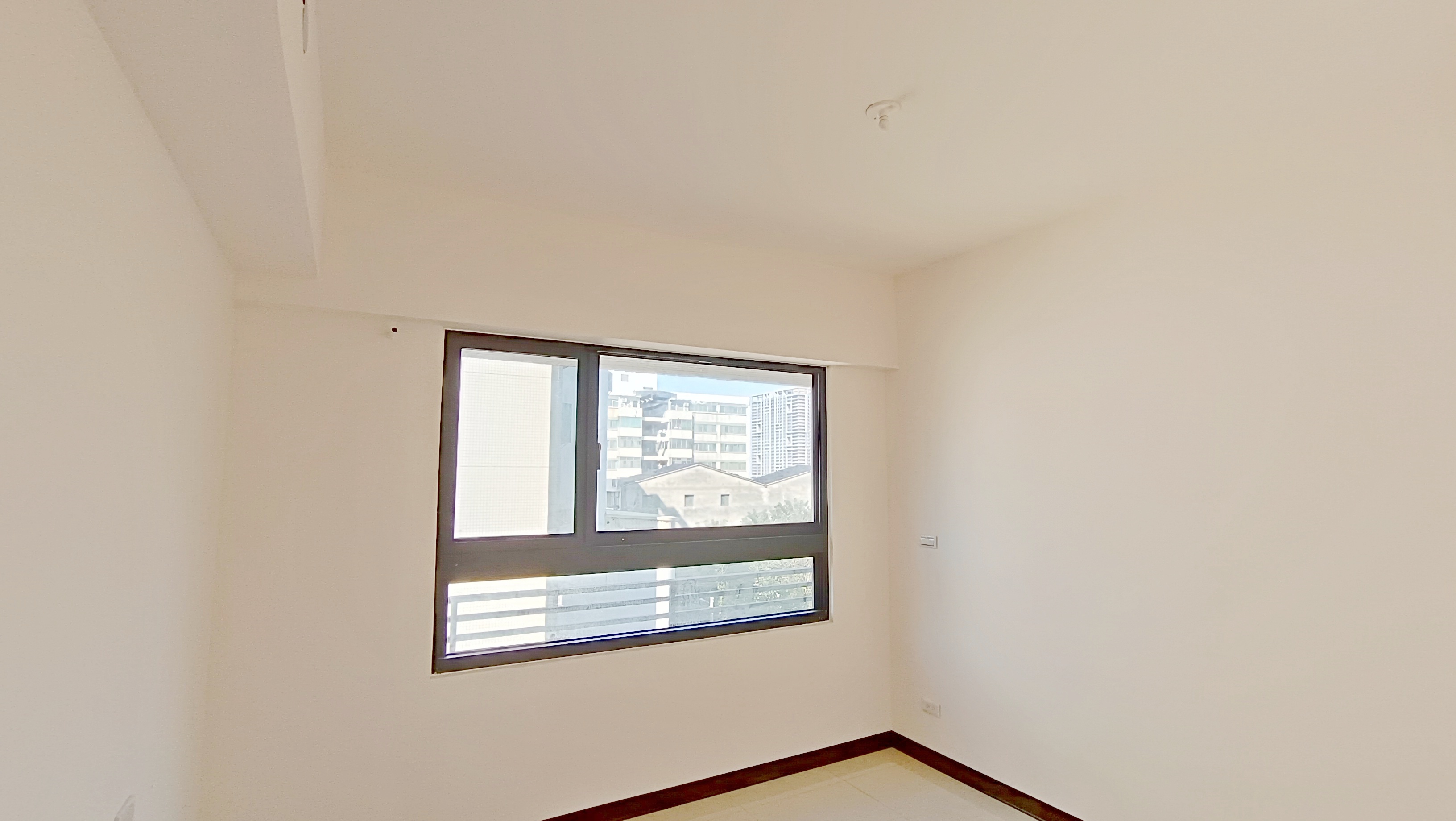 💥【震撼海線新低價】全新交屋柏斯市！⚡️低於實登價 $768$ 萬含車位🚗！秒殺邊間 $2+1$ 房！