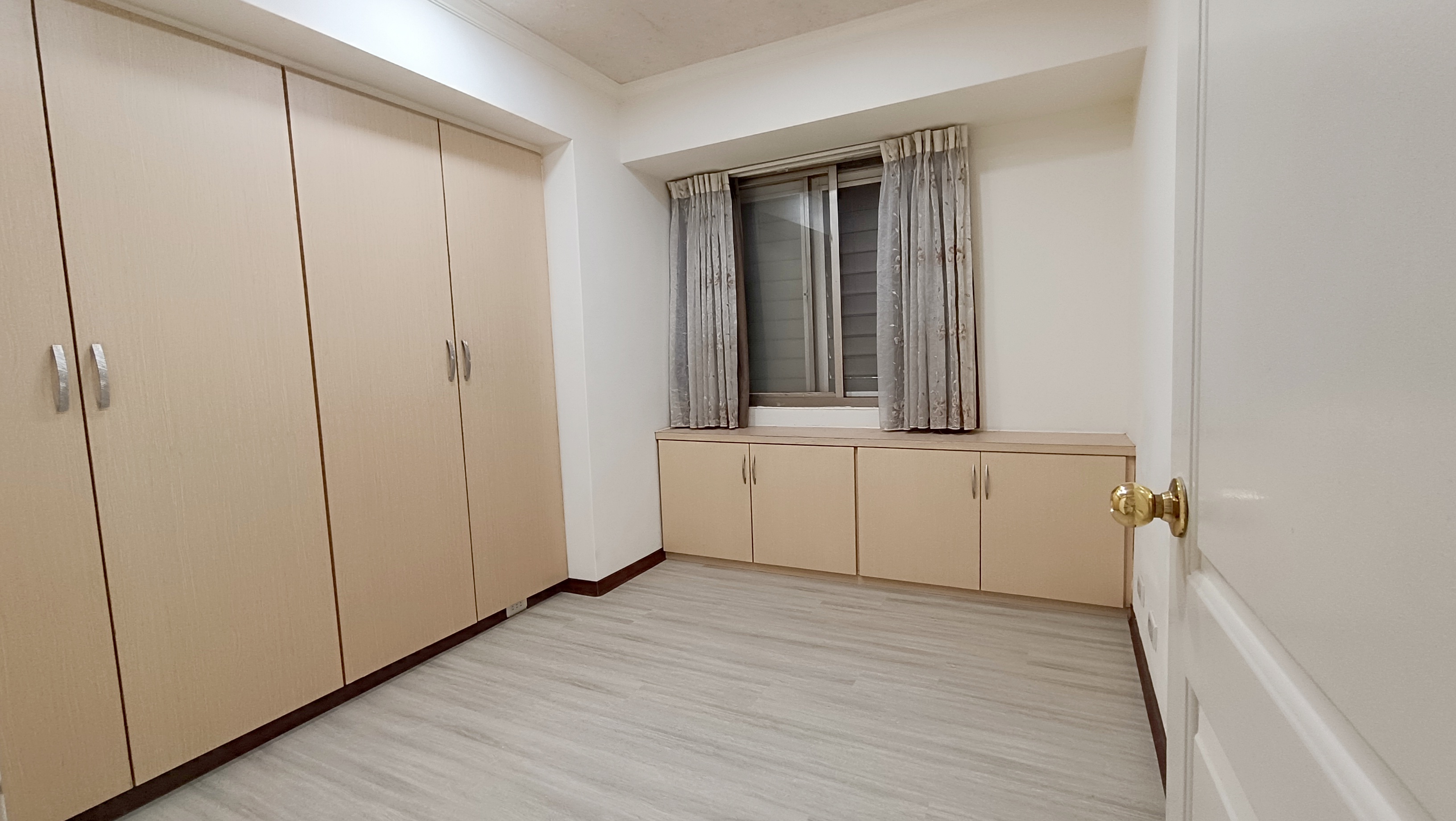 🚆【小資兩房首選💫五權車站步行圈】 國美生活圈✨坡道平移車位💰急售可談！