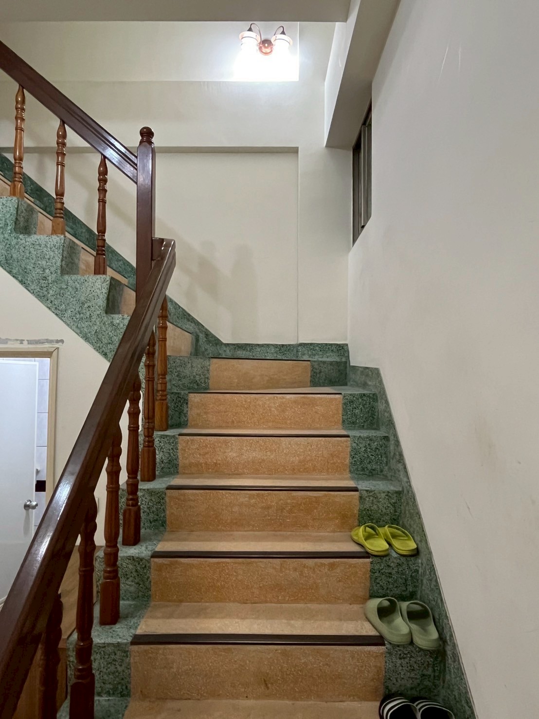 🏠【新光國中旁✨6房活路透天含車位】 樹孝、中山雙商圈生活圈💫未來捷運潛力核心！