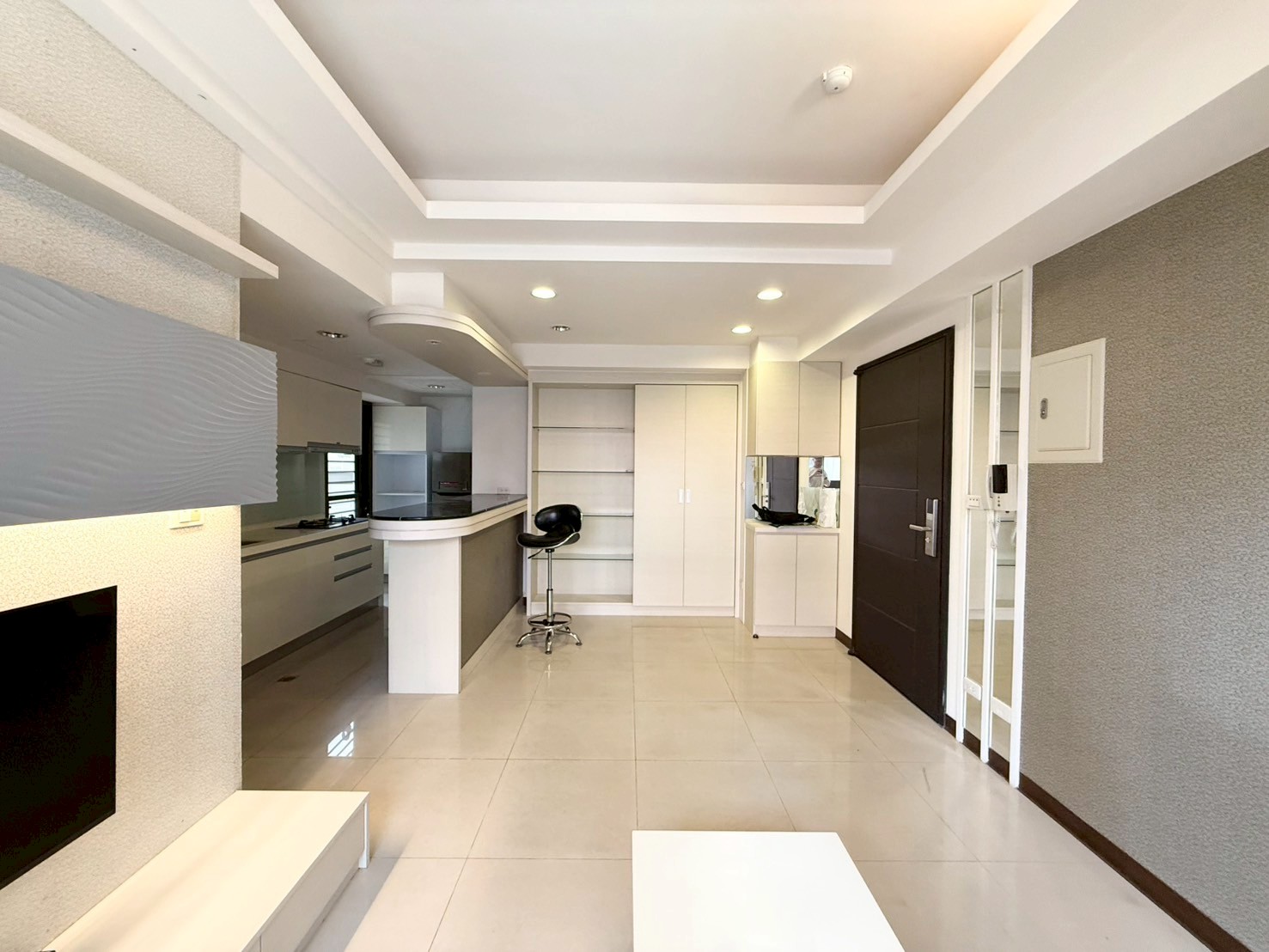 🌿【專簽｜勝美La ONE✨勤美草悟道第一排質感1+1房＋平車】 城市心臟，住進一場理想的生活。