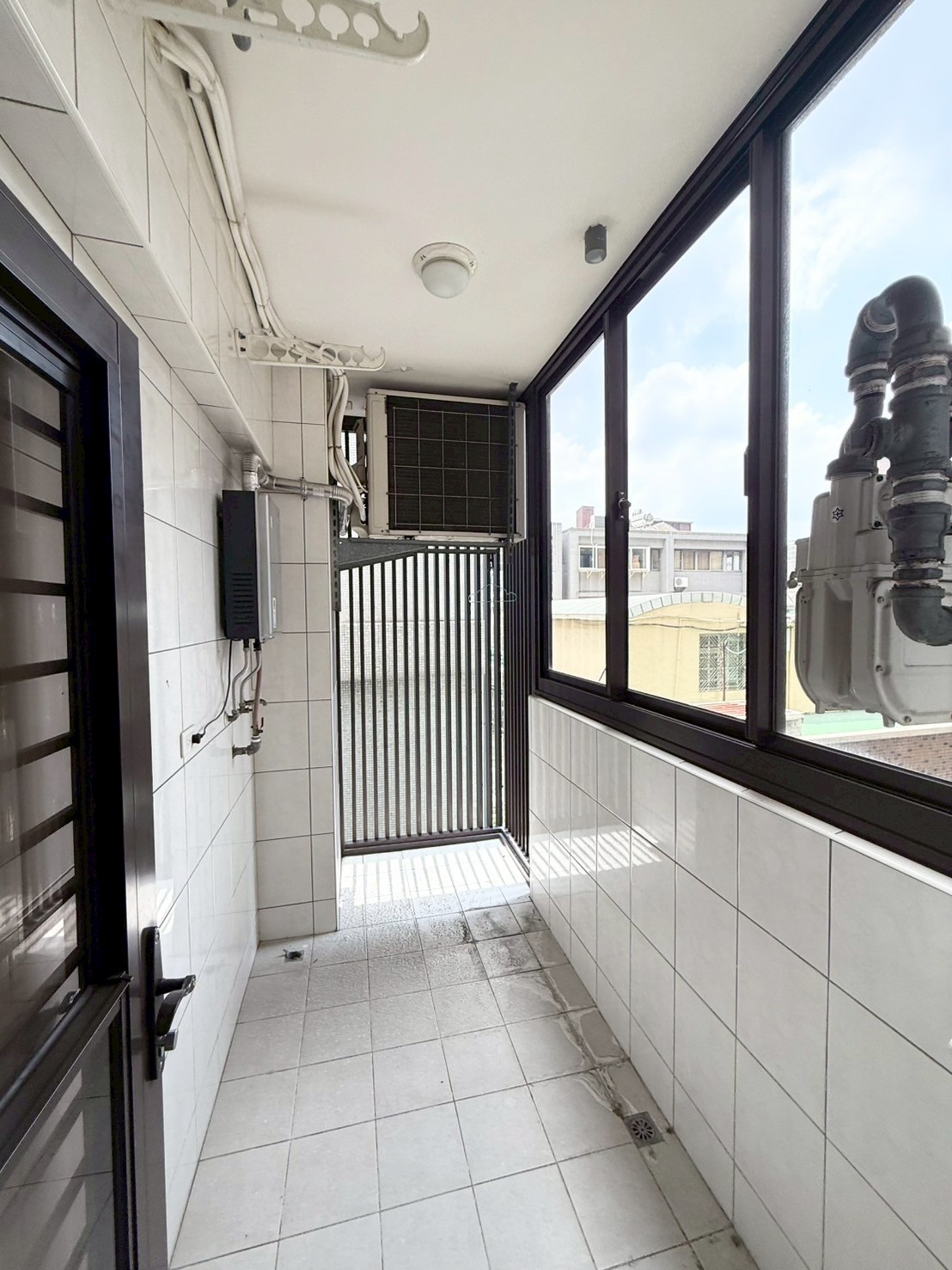 🌿【專簽｜勝美La ONE✨勤美草悟道第一排質感1+1房＋平車】 城市心臟，住進一場理想的生活。