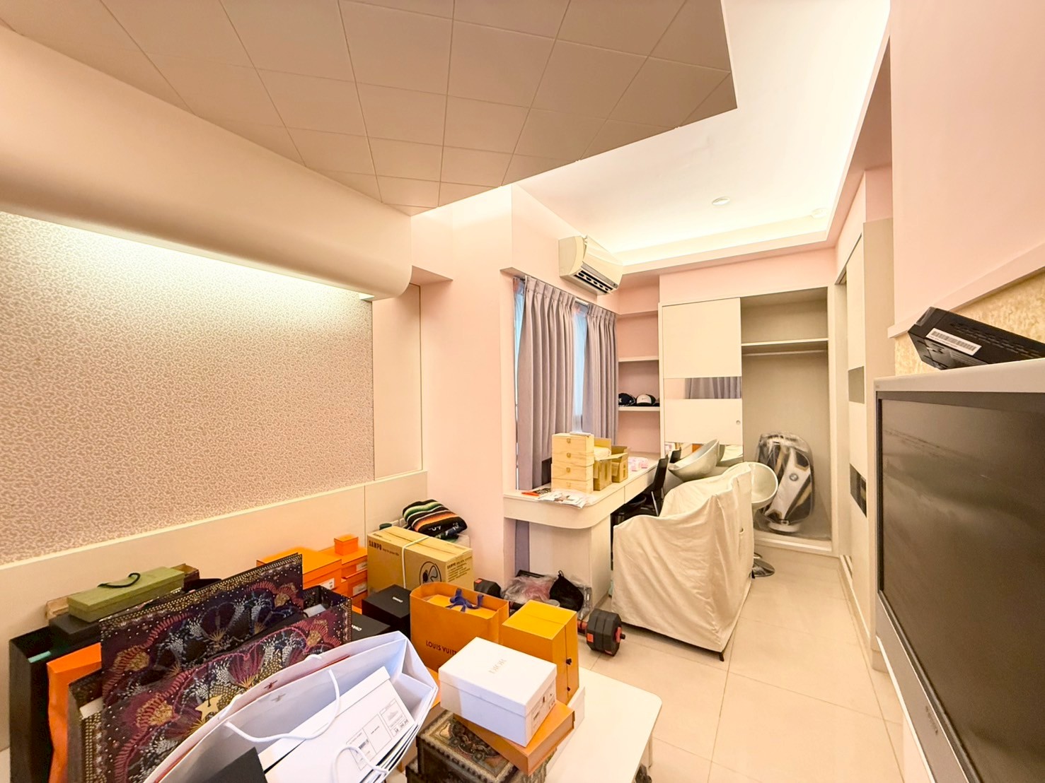 🌿【專簽｜勝美La ONE✨勤美草悟道第一排質感1+1房＋平車】 城市心臟，住進一場理想的生活。