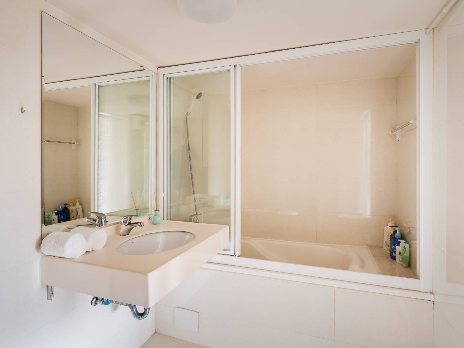 💥【捷運豐樂公園站】稀有朝南雙衛浴！🏠南屯國小旁學區宅🏫質感社區急售 1188 萬！