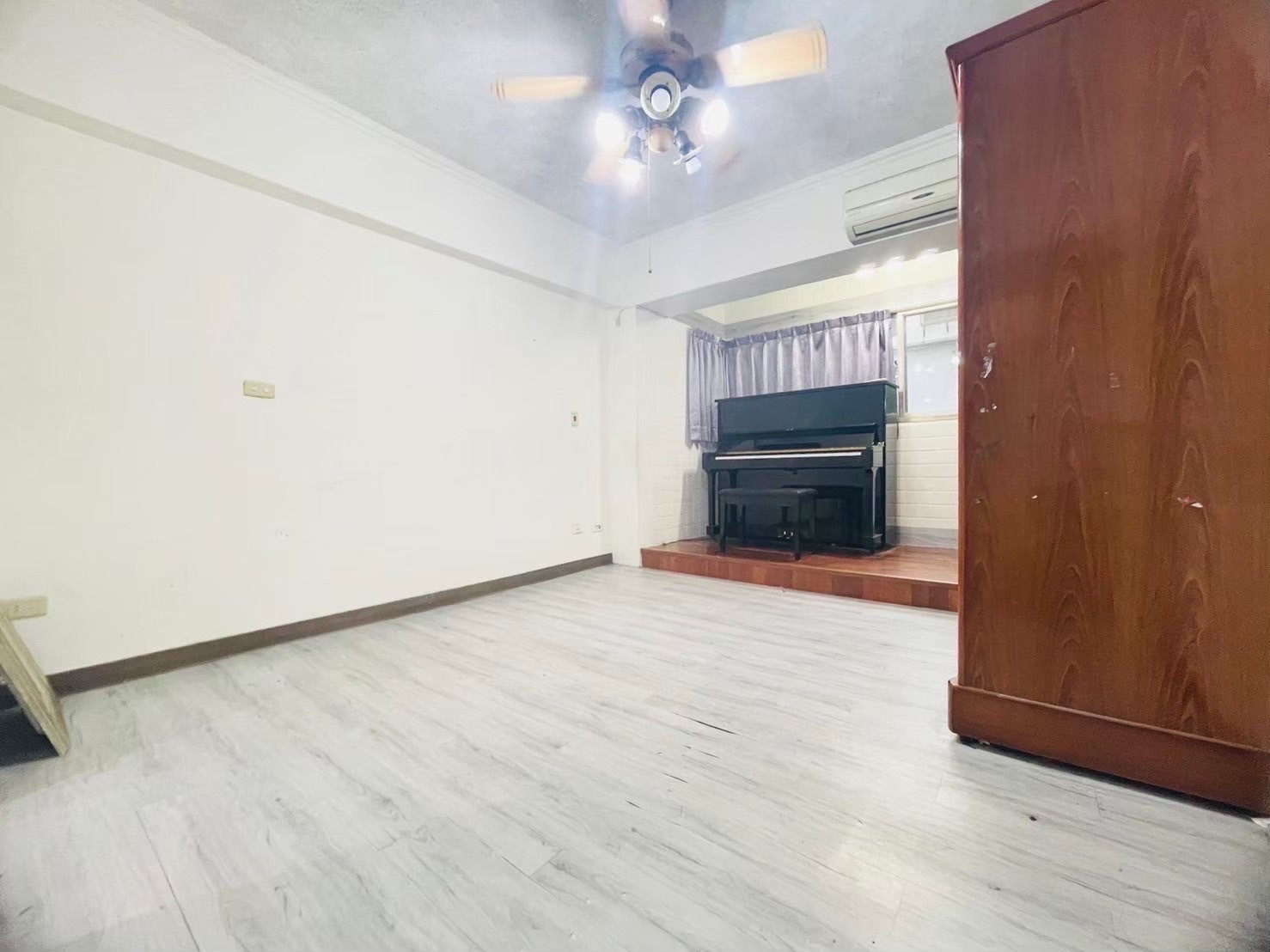 🚉【G5捷運旁✨採光滿分大三房＋平車】 昌平、漢口雙商圈核心生活圈，入門即享便利！