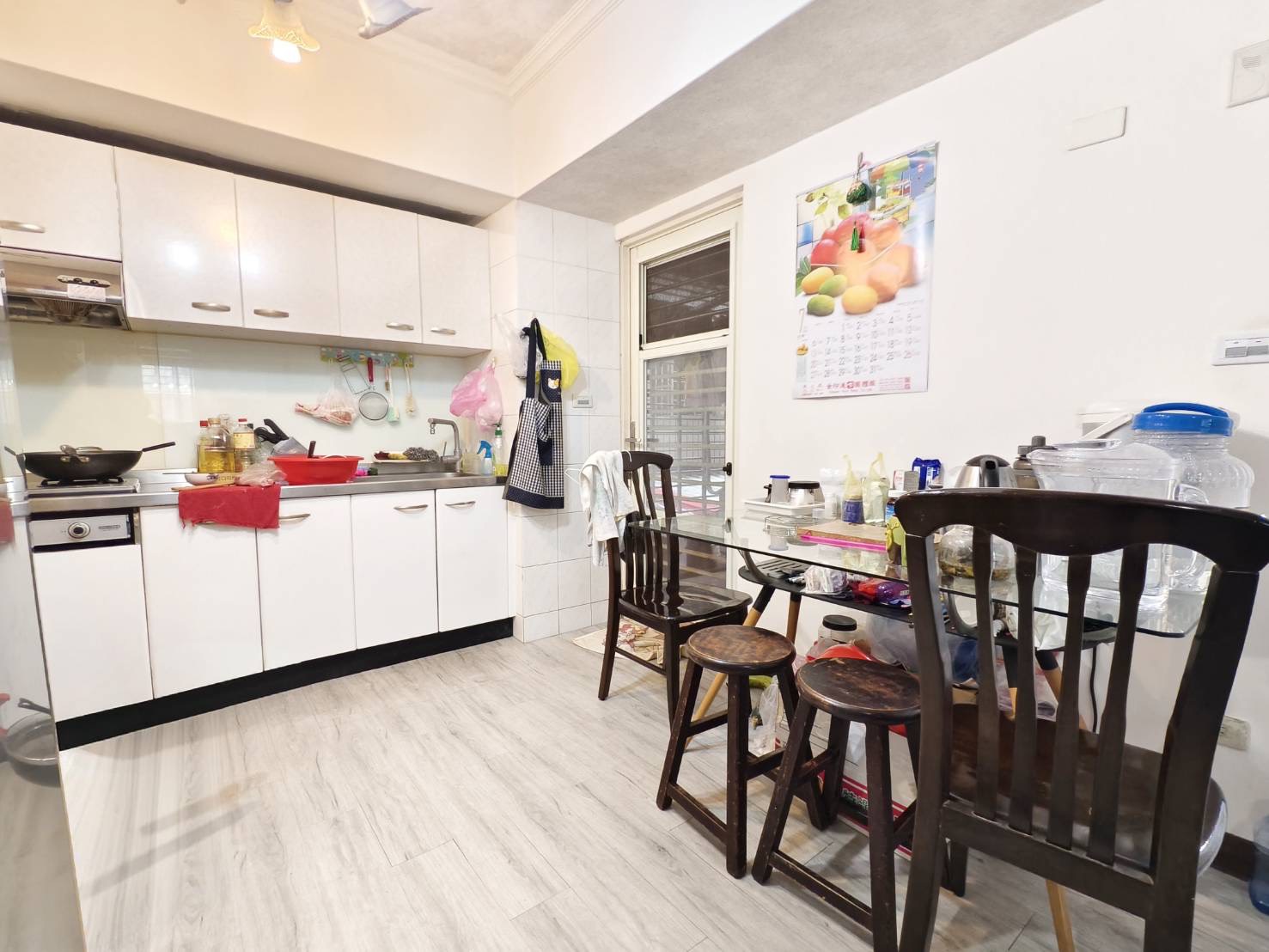 🚉【G5捷運旁✨採光滿分大三房＋平車】 昌平、漢口雙商圈核心生活圈，入門即享便利！