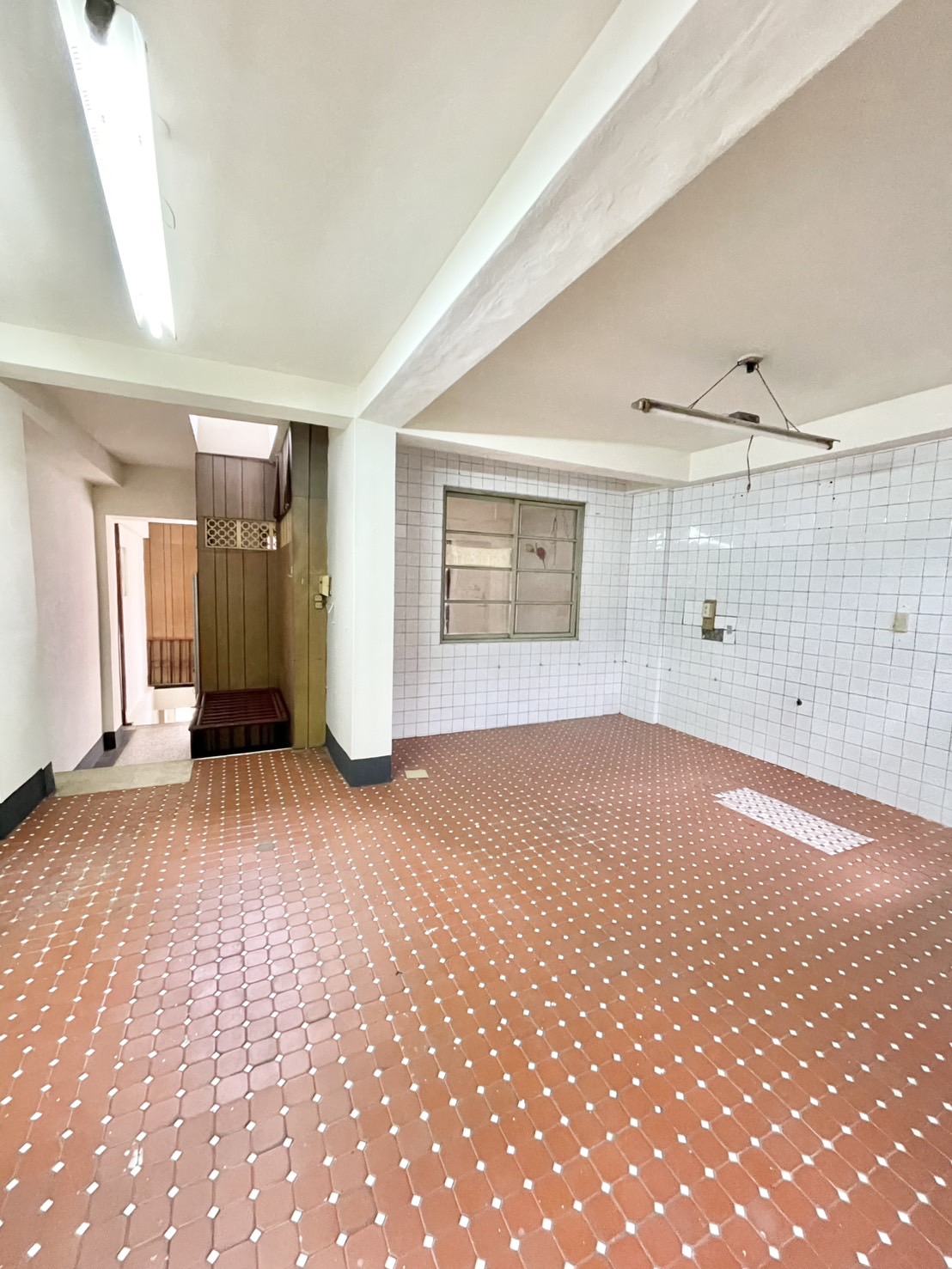 💥中區稀有物件鄰臺灣大道｜8米路店面｜捷運藍線｜投資自住兩相宜