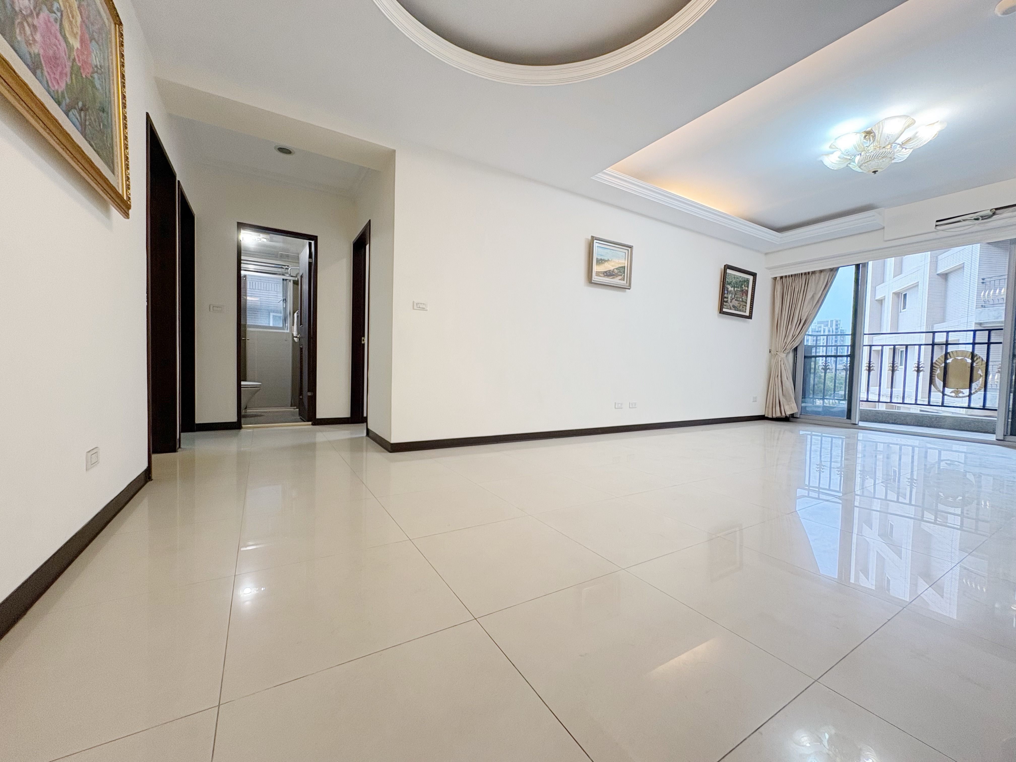 💎北市輕移民首選｜走路到三井｜雙語學區千坪公園｜雙衛浴開窗