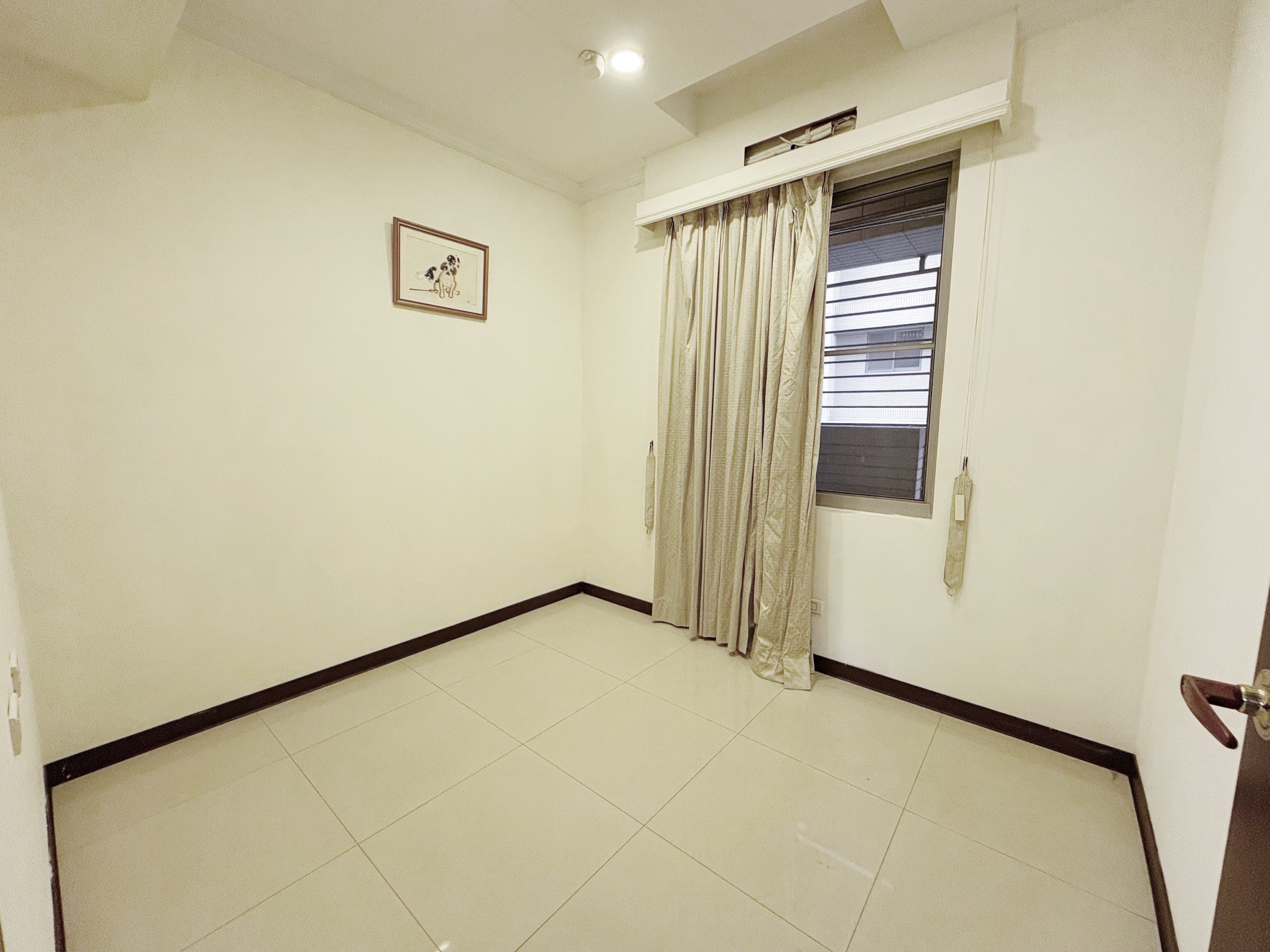 💎北市輕移民首選｜走路到三井｜雙語學區千坪公園｜雙衛浴開窗