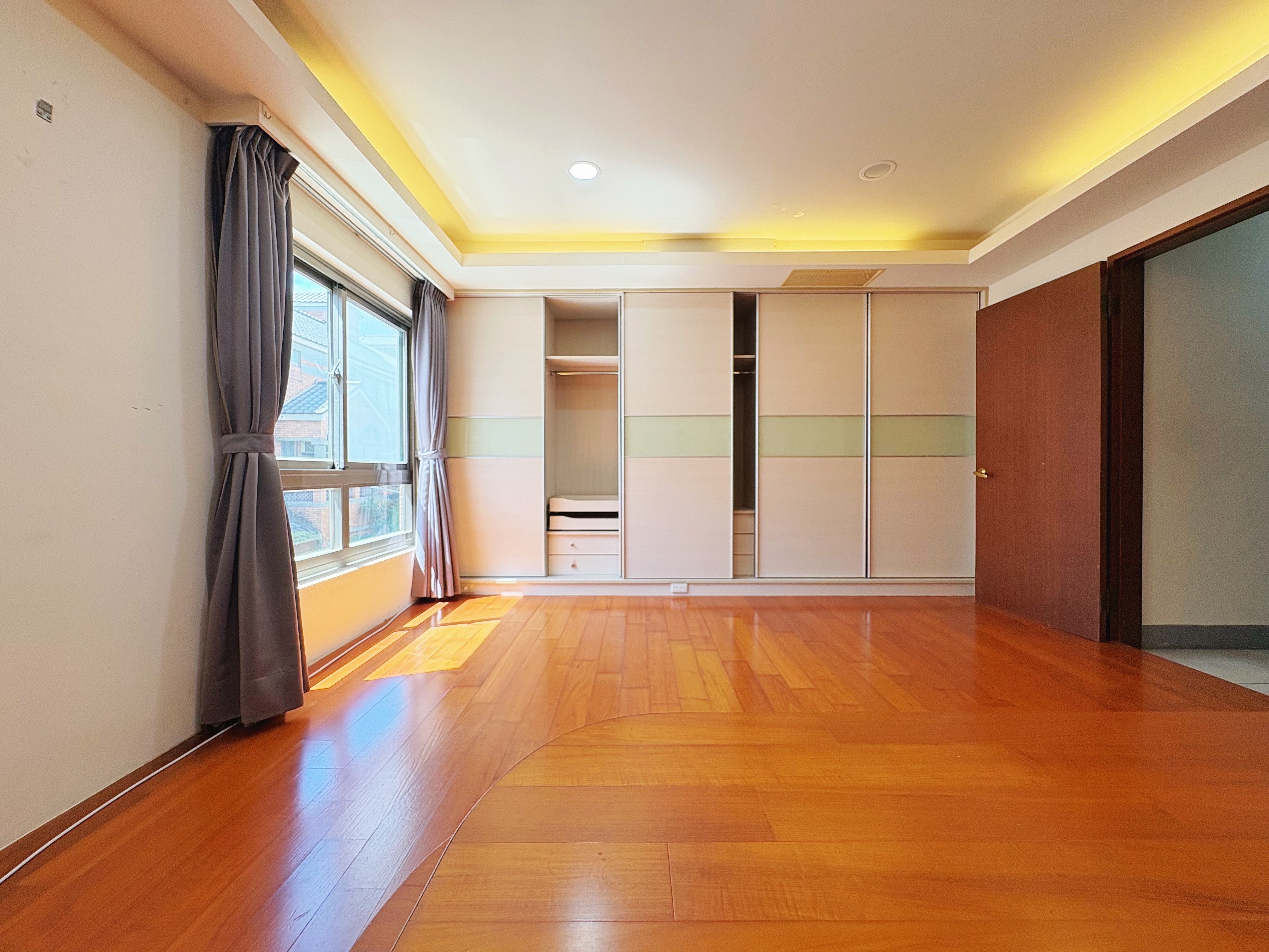 👑 名社區絕版邊間｜採光帝王｜75坪黃金格局稀有釋出