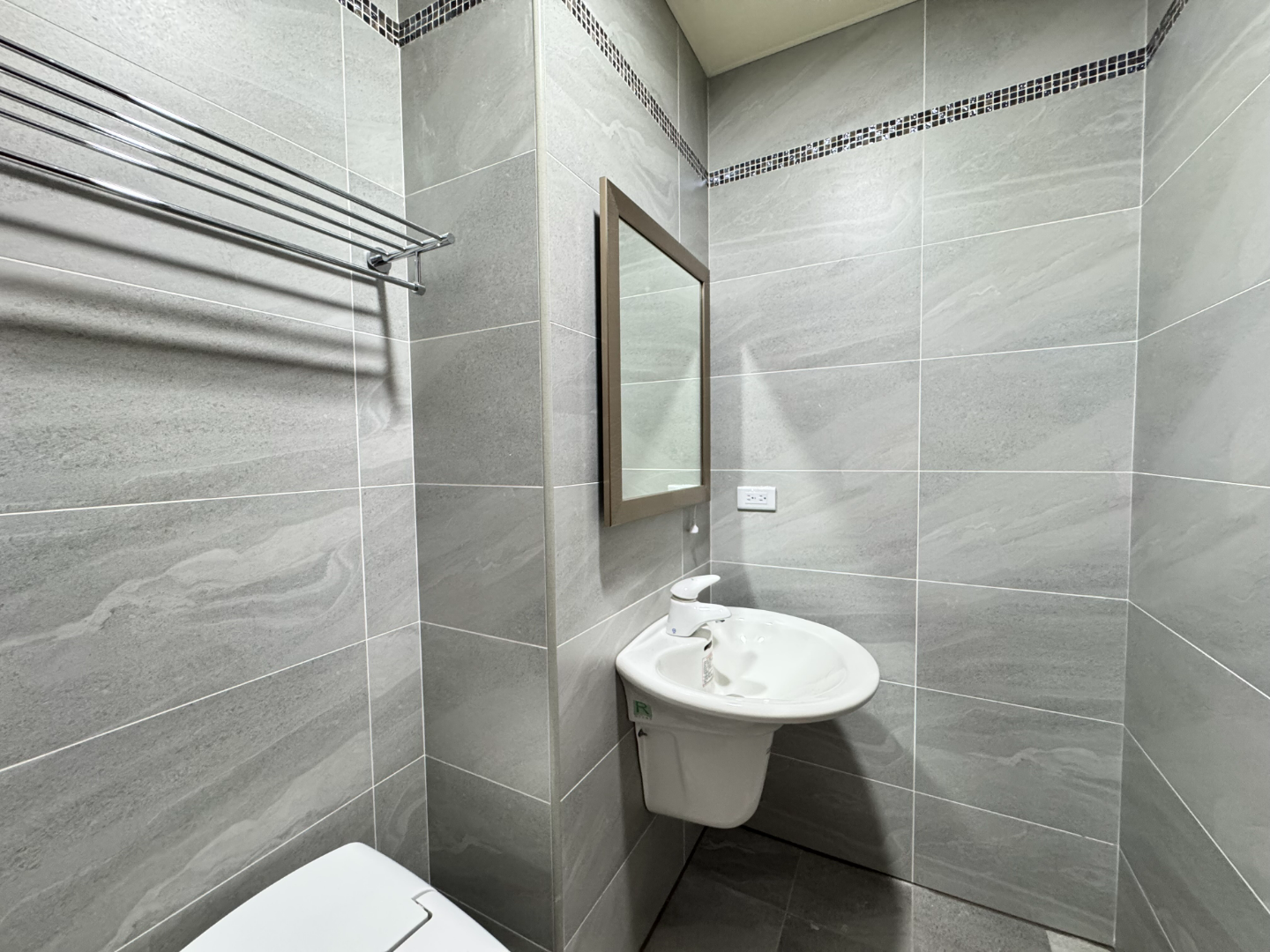 雲鑽景觀兩房雙車~急售出價談