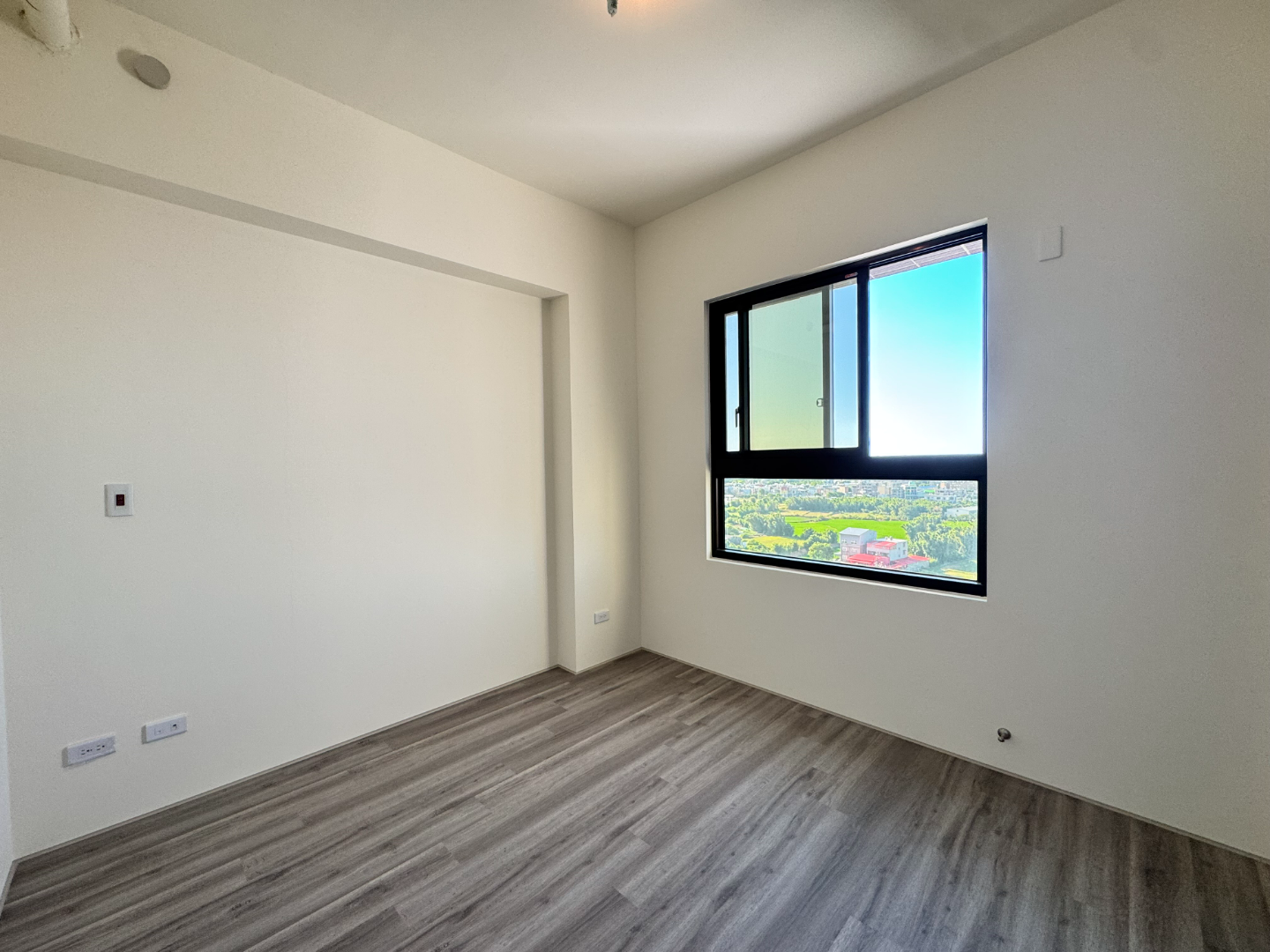 雲鑽景觀兩房雙車~急售出價談