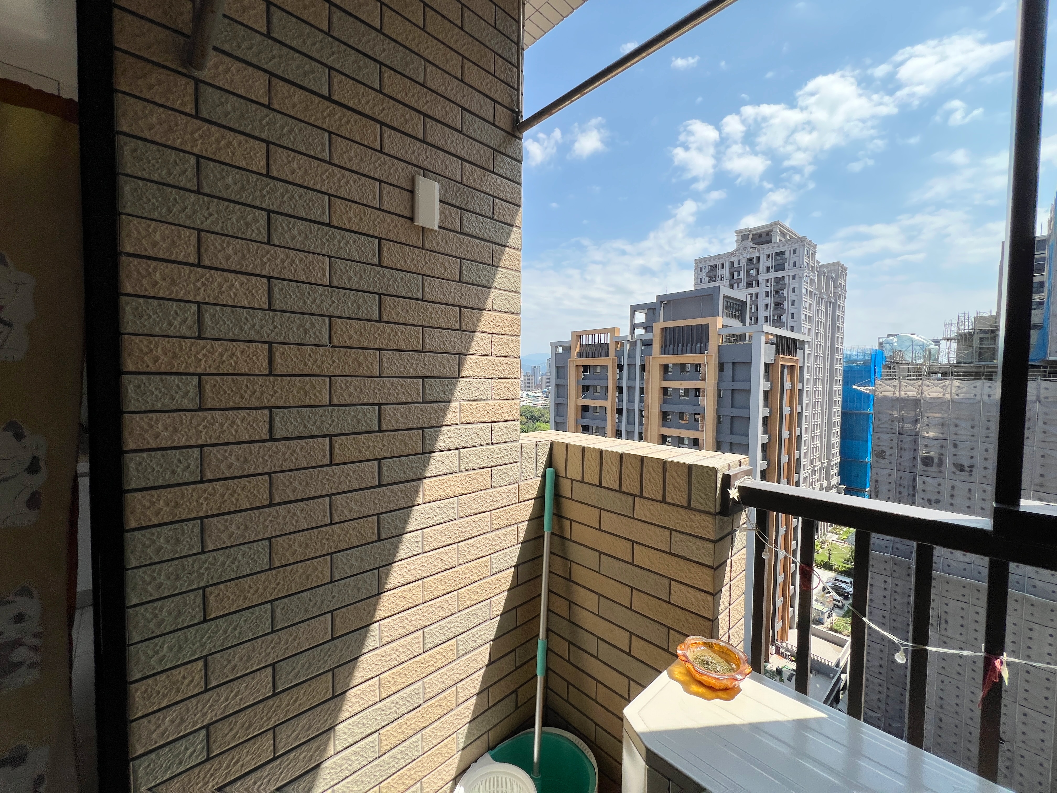 瑞典月灣邊間次頂樓兩房+平車｜方正明廳明房麗寶建設｜獨家專售