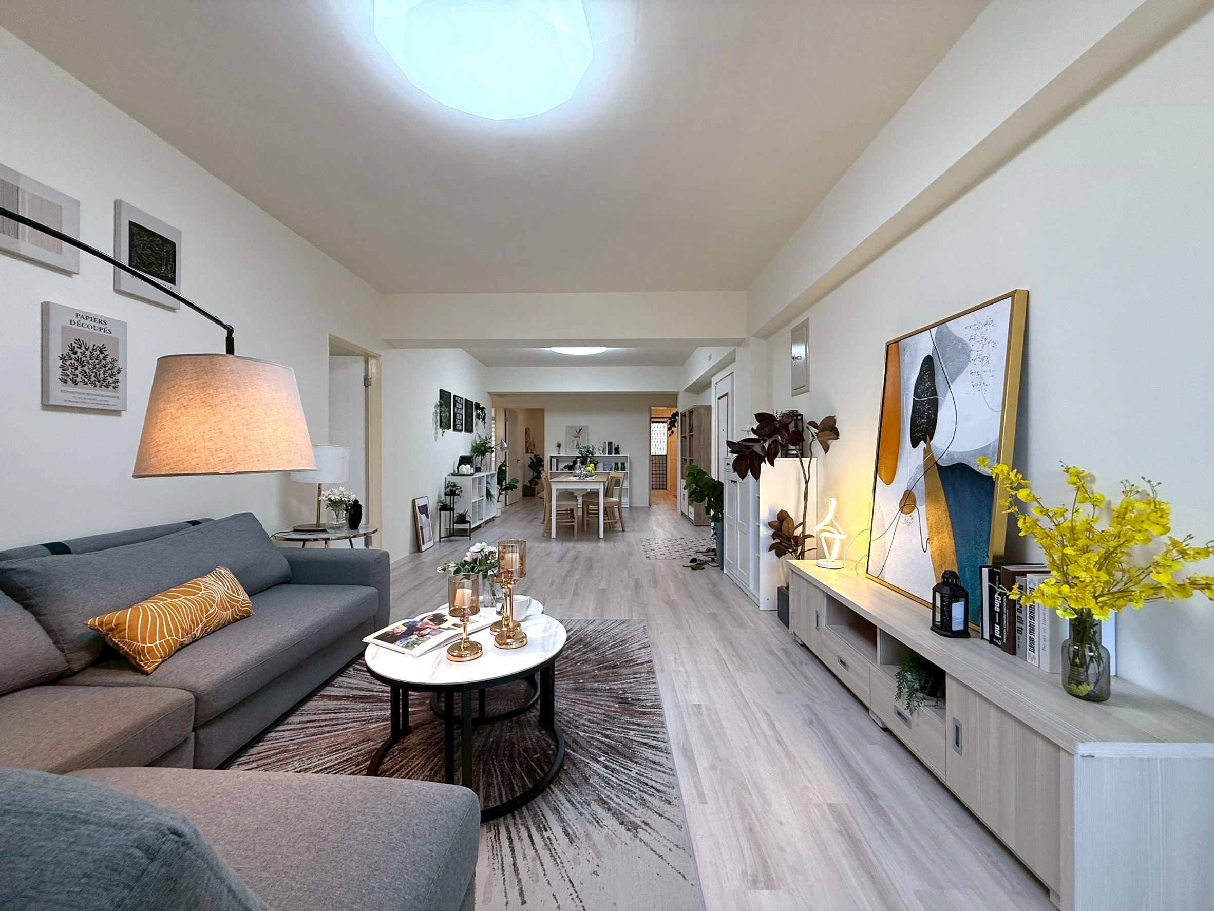 大陽台有電梯 而且吃喝玩樂很便利喔 漂亮的大4房華廈