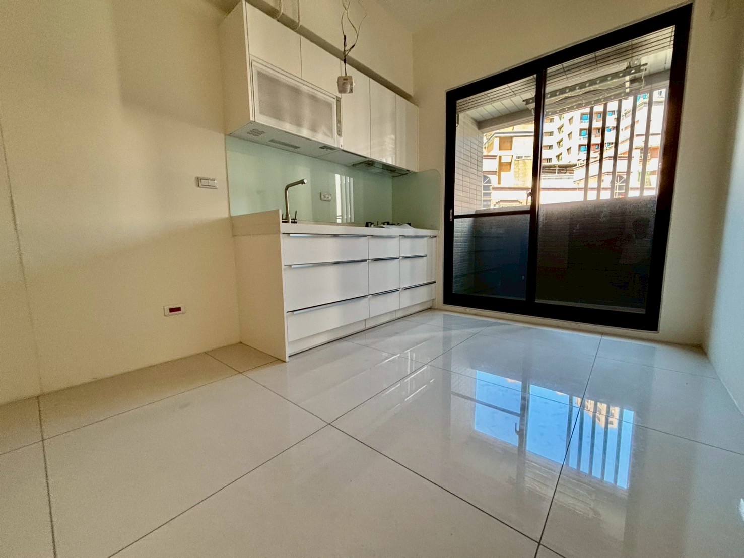 徐匯捷運 吉晟賦 全新落成 格局漂亮 正常兩房 雙衛浴