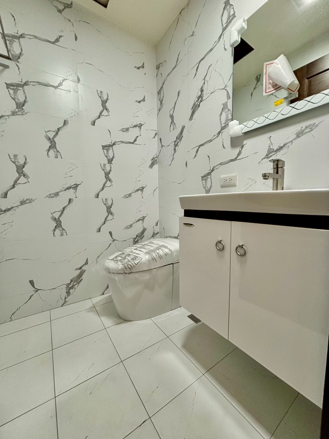 徐匯捷運 吉晟賦 全新落成 格局漂亮 正常兩房 雙衛浴