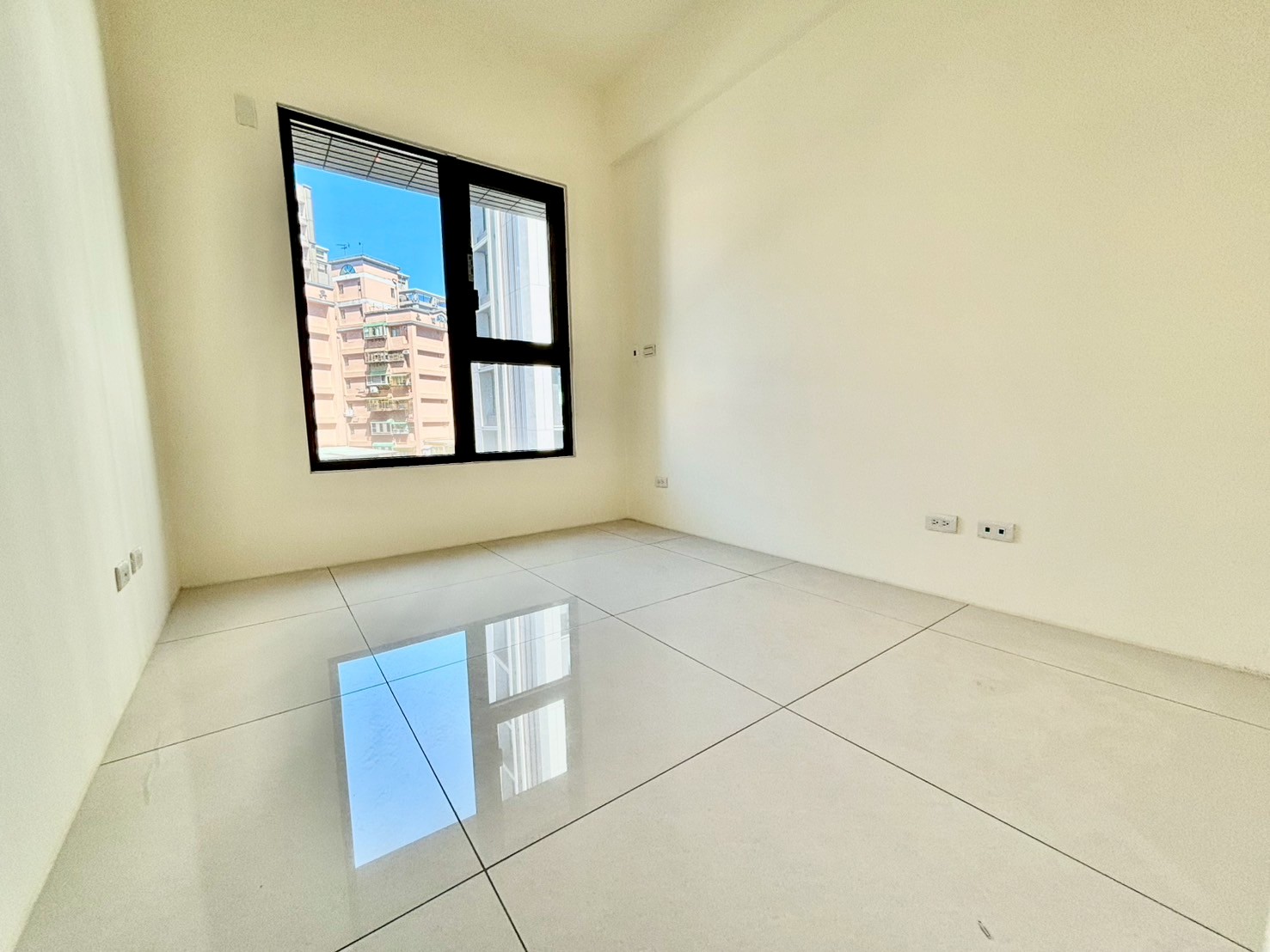 徐匯捷運 吉晟賦 全新落成 格局漂亮 正常兩房 雙衛浴