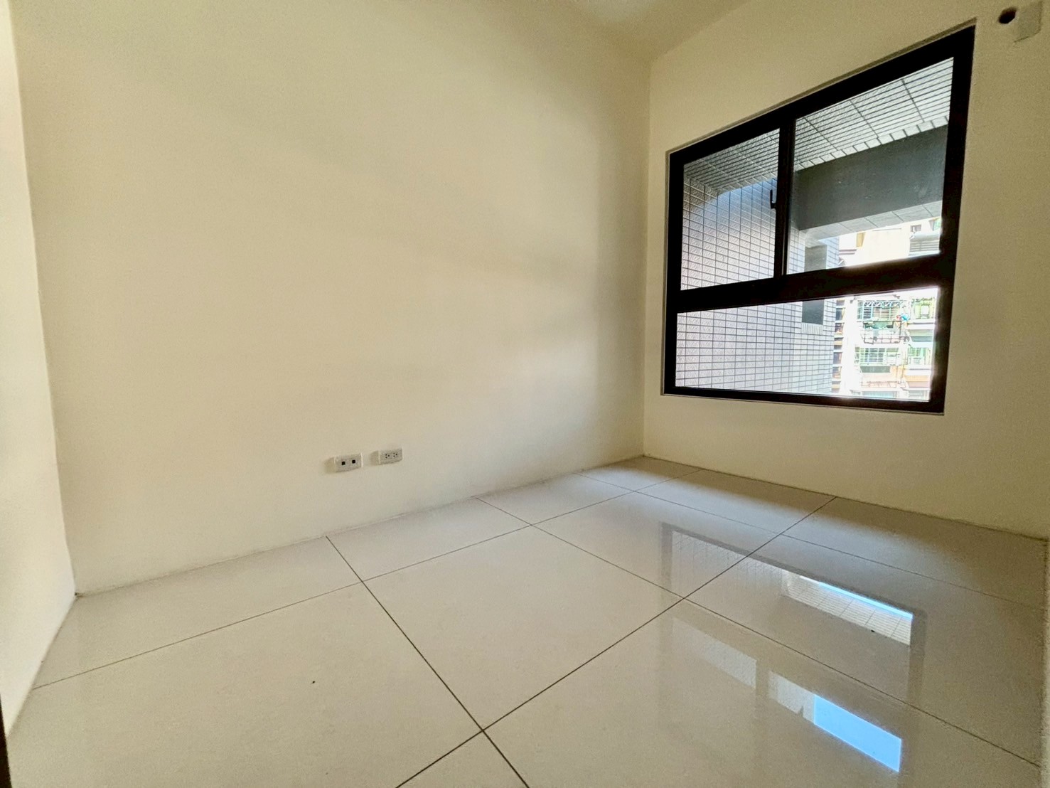 徐匯捷運 吉晟賦 全新落成 格局漂亮 正常兩房 雙衛浴