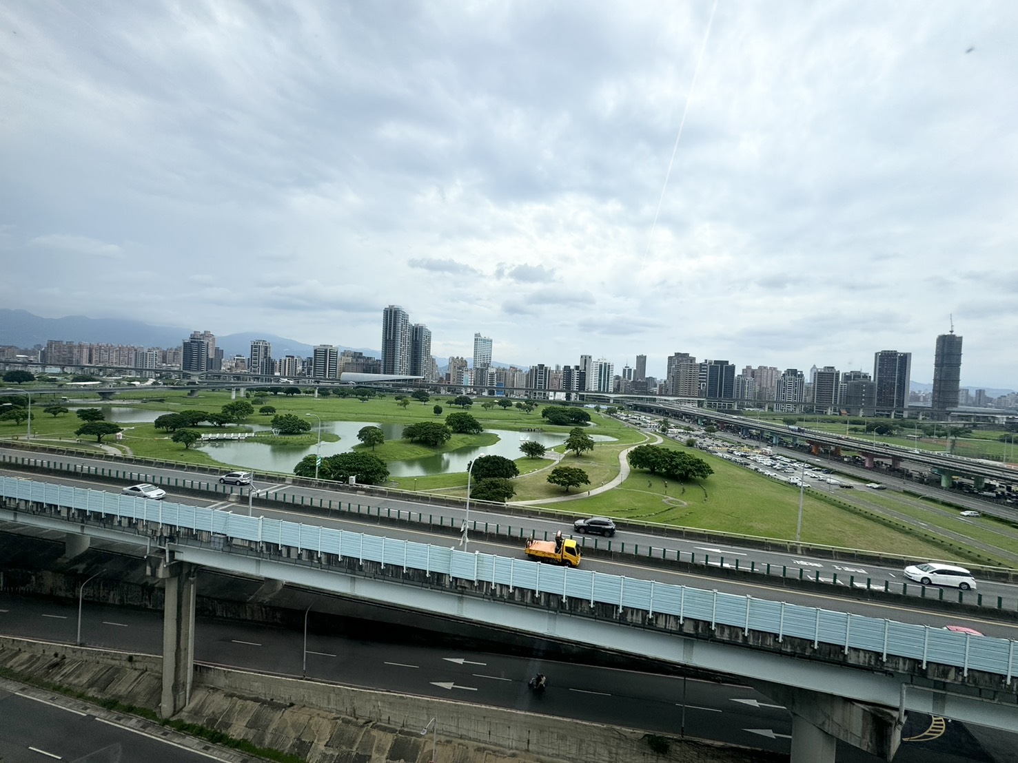 知森 一年高質感新屋 大都會公園第一排