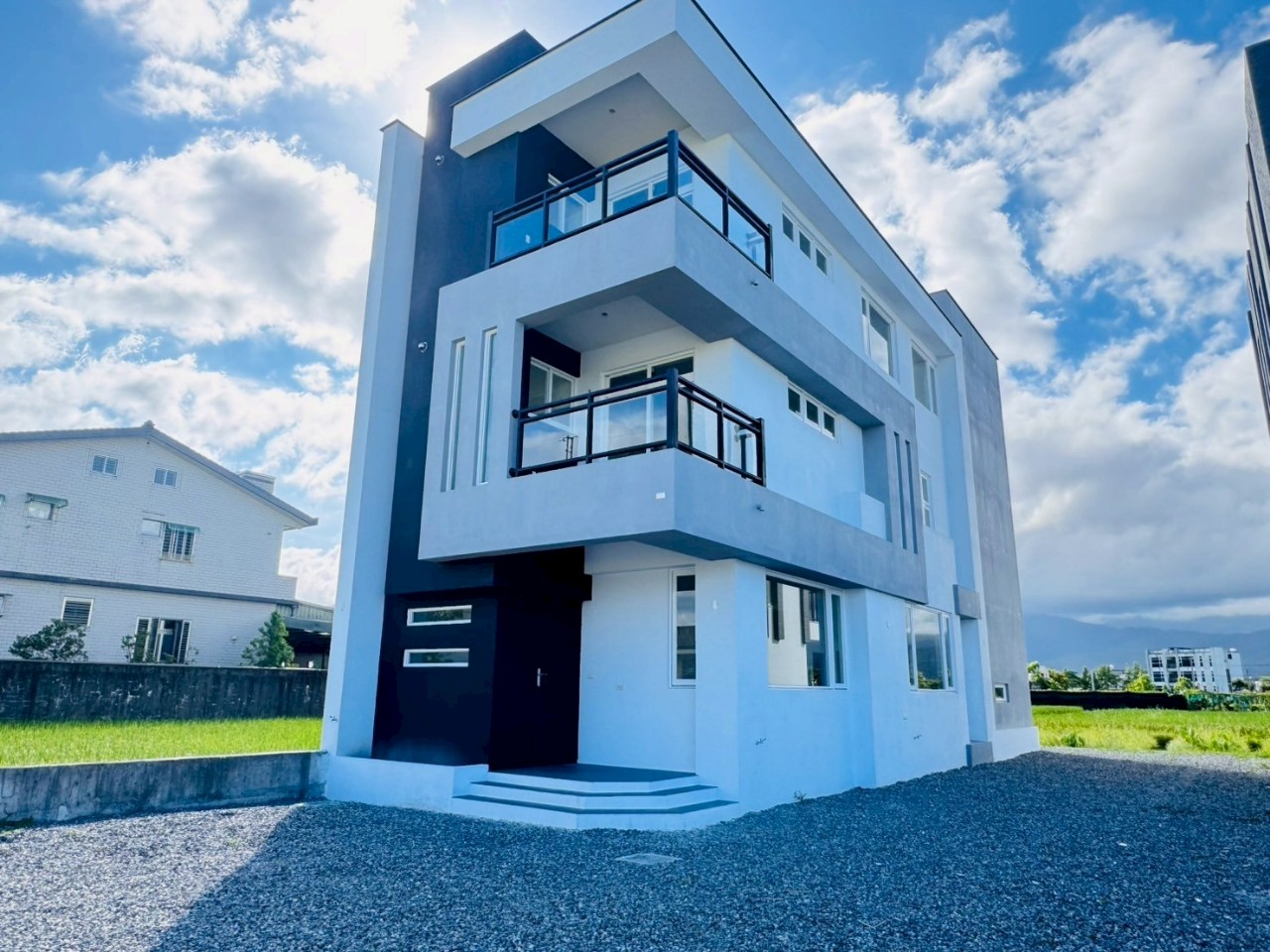 永慶許書豪★員山全新電梯農舍