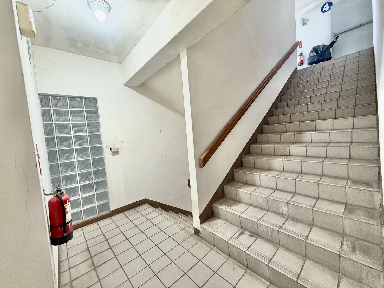 永慶許書豪★羅東鎮三房兩衛大坪數電梯華廈