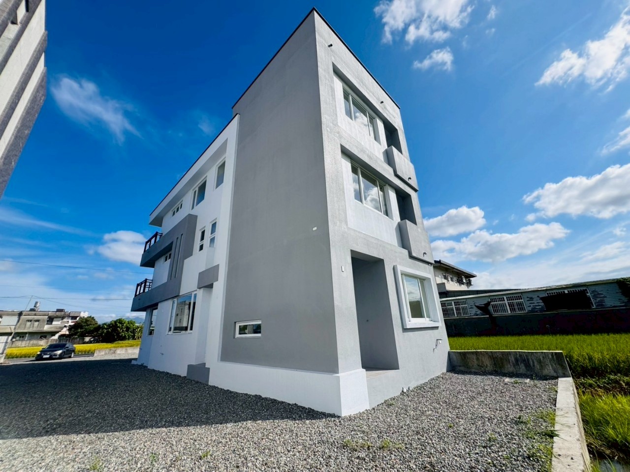 永慶許書豪★員山全新電梯農舍