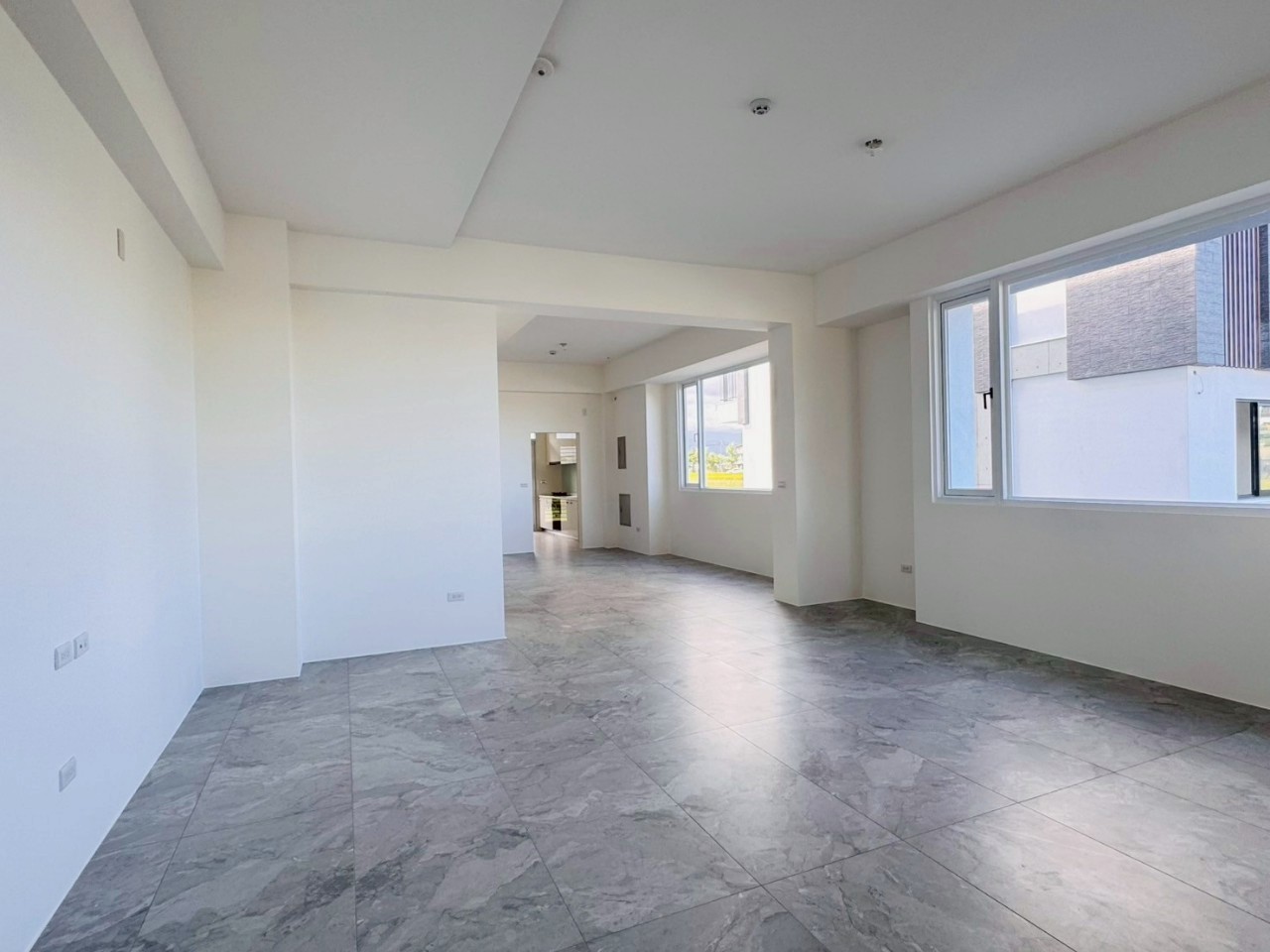 永慶許書豪★員山全新電梯農舍