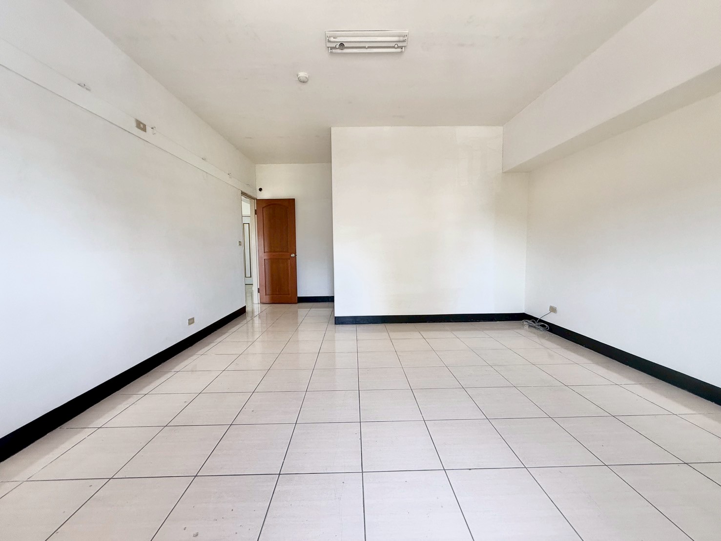 永慶許書豪★羅東鎮三房兩衛大坪數電梯華廈