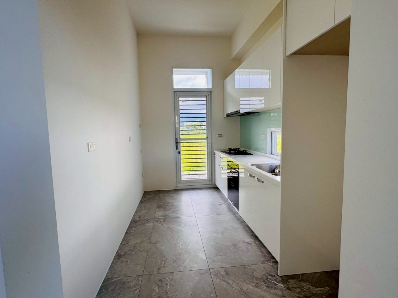 永慶許書豪★員山全新電梯農舍