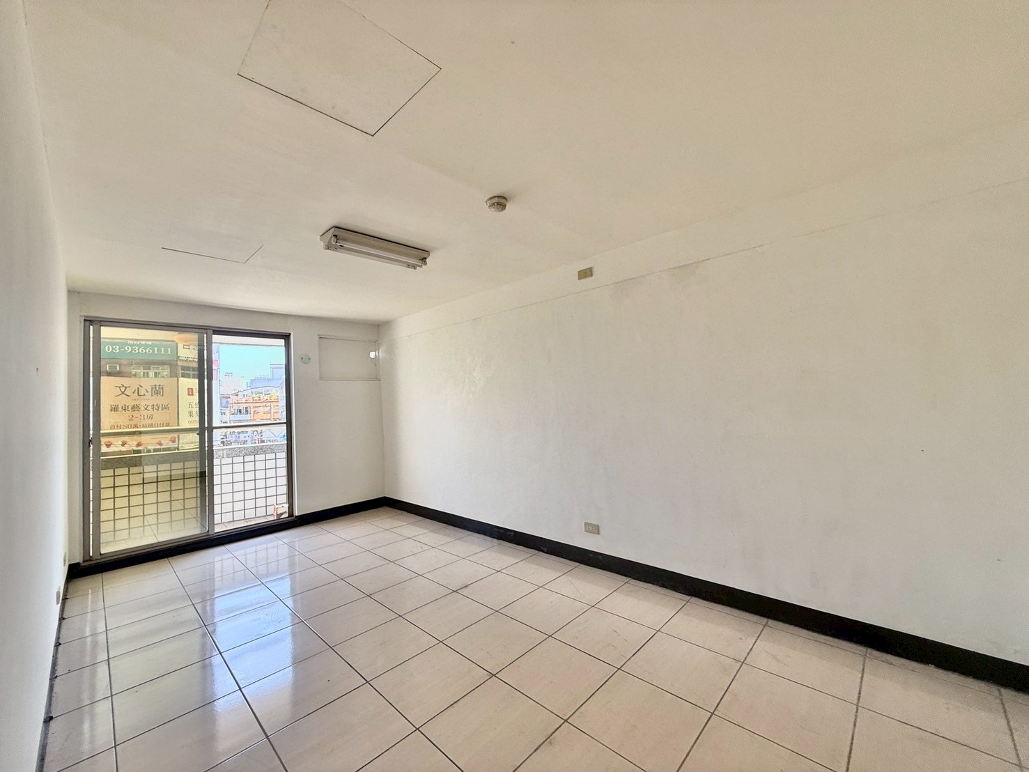 永慶許書豪★羅東鎮三房兩衛大坪數電梯華廈