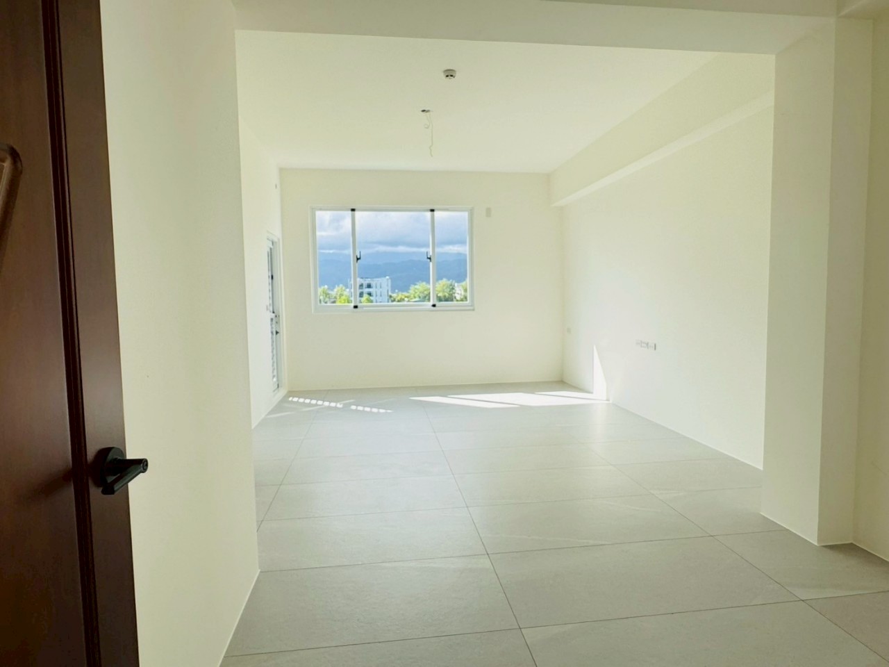 永慶許書豪★員山全新電梯農舍