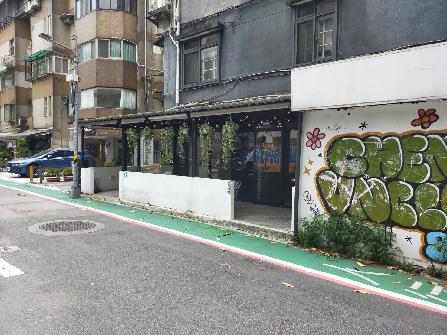 (201) 統領商圈三角窗 收租三個店面