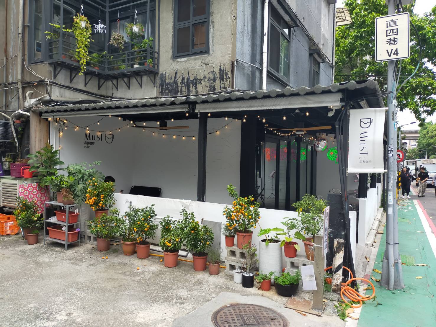 (201) 統領商圈三角窗 收租三個店面