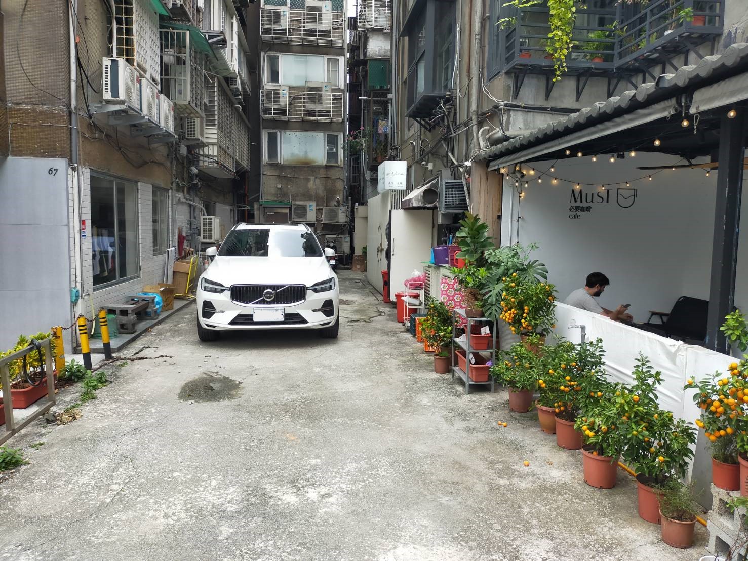 (201) 統領商圈三角窗 收租三個店面