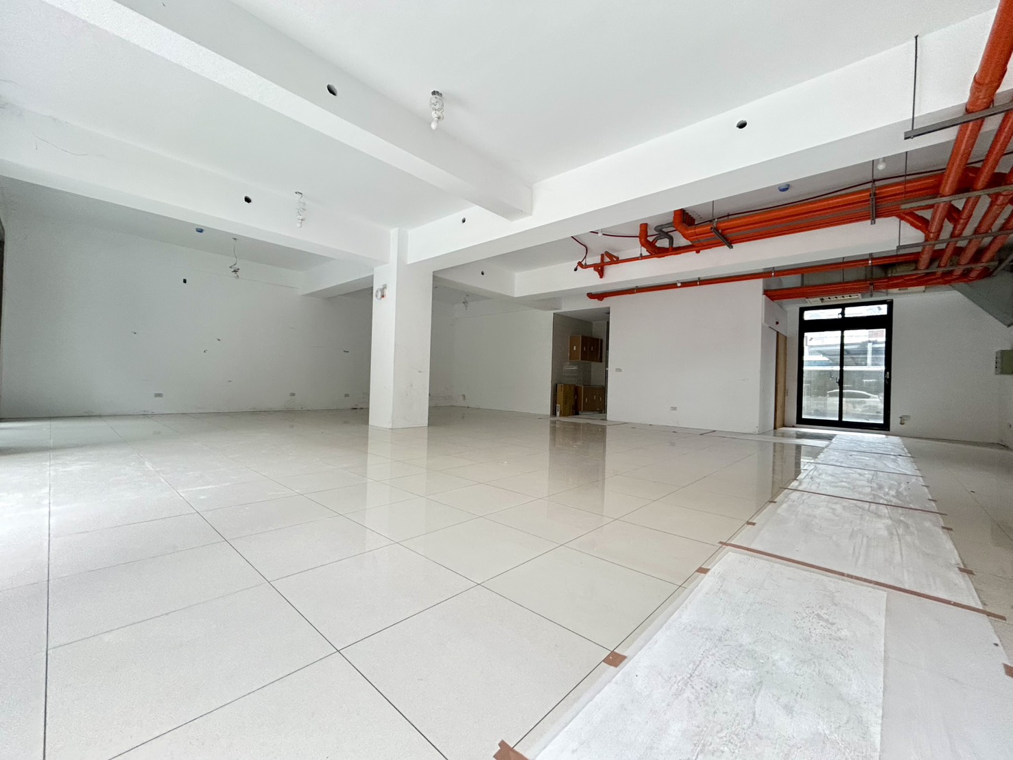 大溪市區｜尚富桂園12米大面寬店住