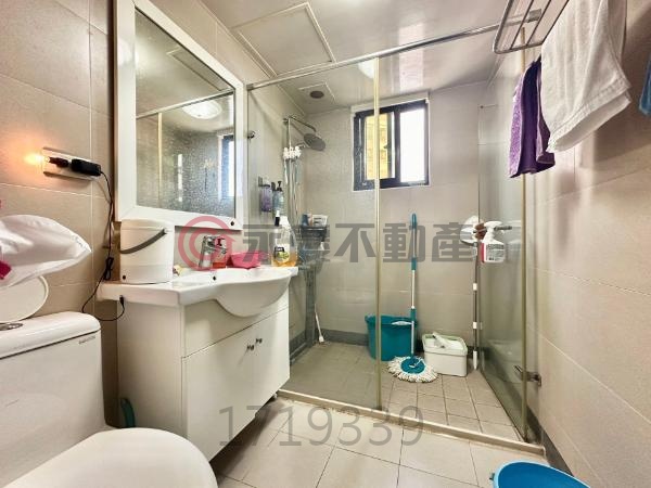 近G02捷運站逸極天地四房車位