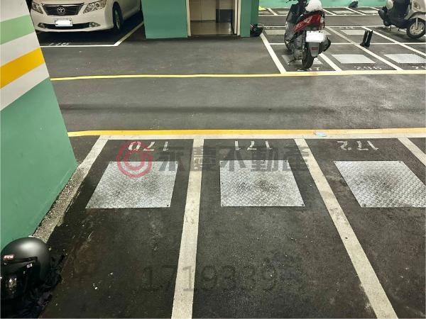 近G02捷運站逸極天地四房車位