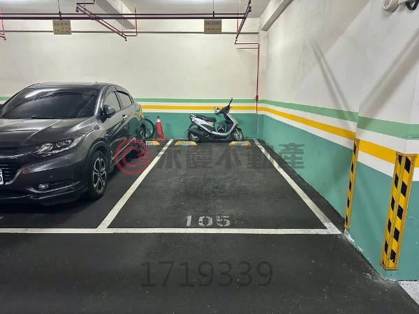 近G02捷運站逸極天地四房車位