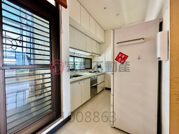 圓頂法布街|全室明亮|日夜美景2+1房車