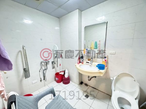 中平商圈 百坪電梯別墅 可停三車