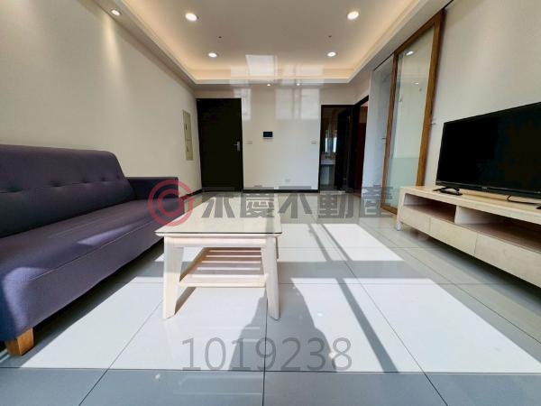 經國特區超優質正兩房車 方正格局高坪效